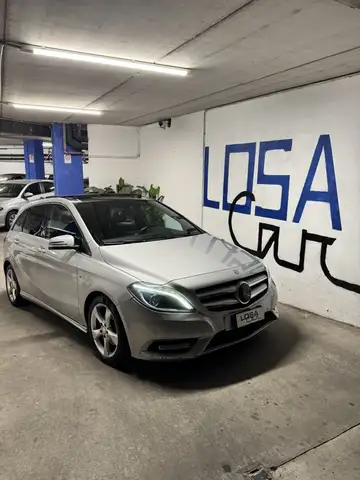 Mercedes-Benz B 200 Premium TETTO PANORAMICO-NAVI- PELLE-AUTOMATICA