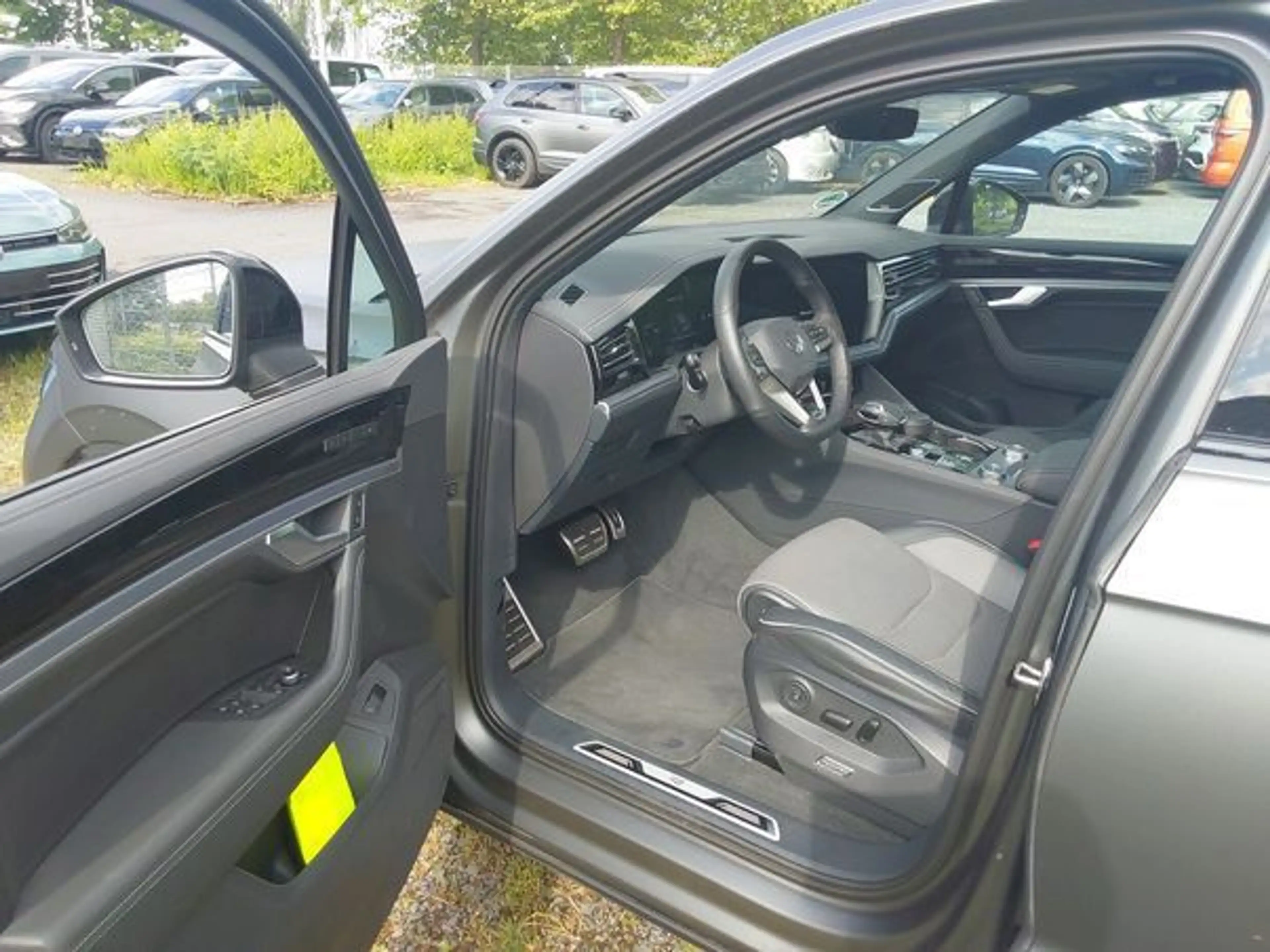 Volkswagen Touareg R-LINE BLACK STYLE 3.0TDI 286PS NP.131T AHK.AREA-V — photo 6