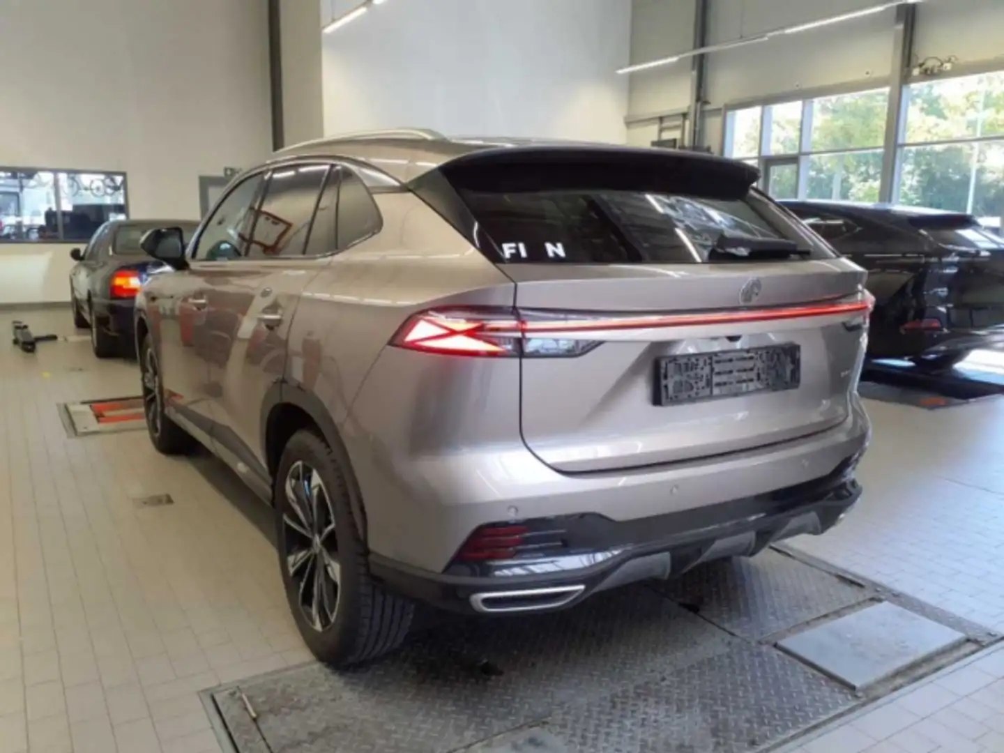 MG HS Luxury Navi+Sitzheizung+Rückfahrkamera+Apple CarPl Grau - 2