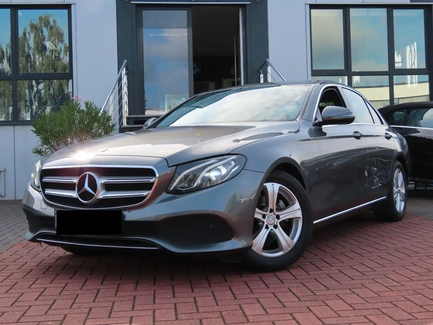Mercedes-Benz E 220 E 220 d 9G-TRONIC Avantgarde siva - 1
