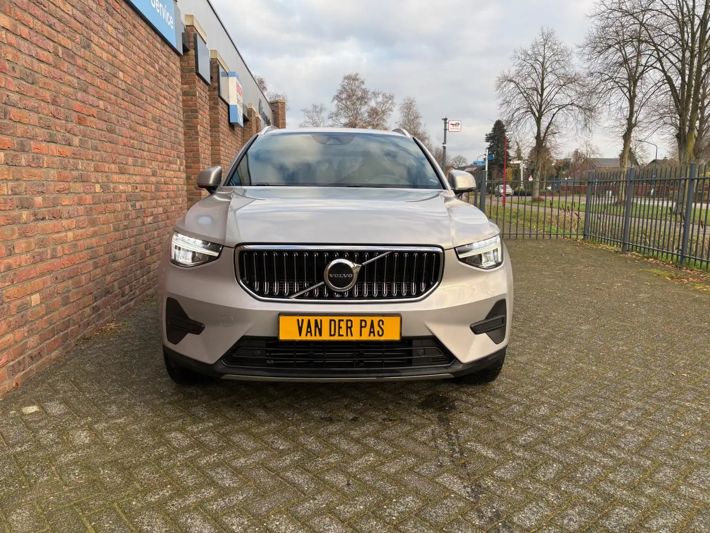 Volvo XC40 1.5 T4 Plug-in hybrid Core Bright|Camera|Led|Keyle Grijs - 2