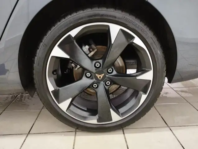 Cupra Leon view 8
