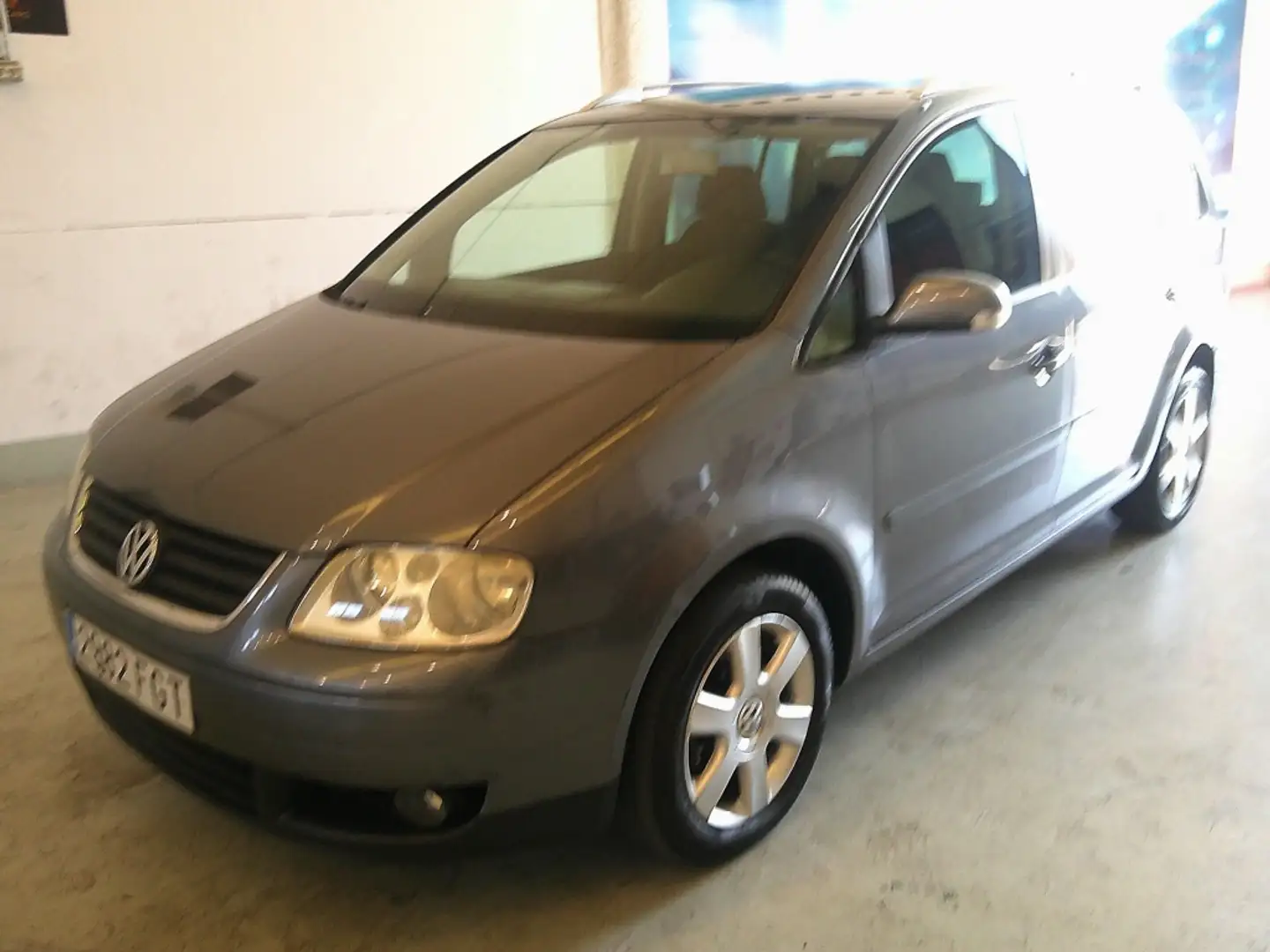 Volkswagen Touran 1.9TDI Edition 105 Gris - 1