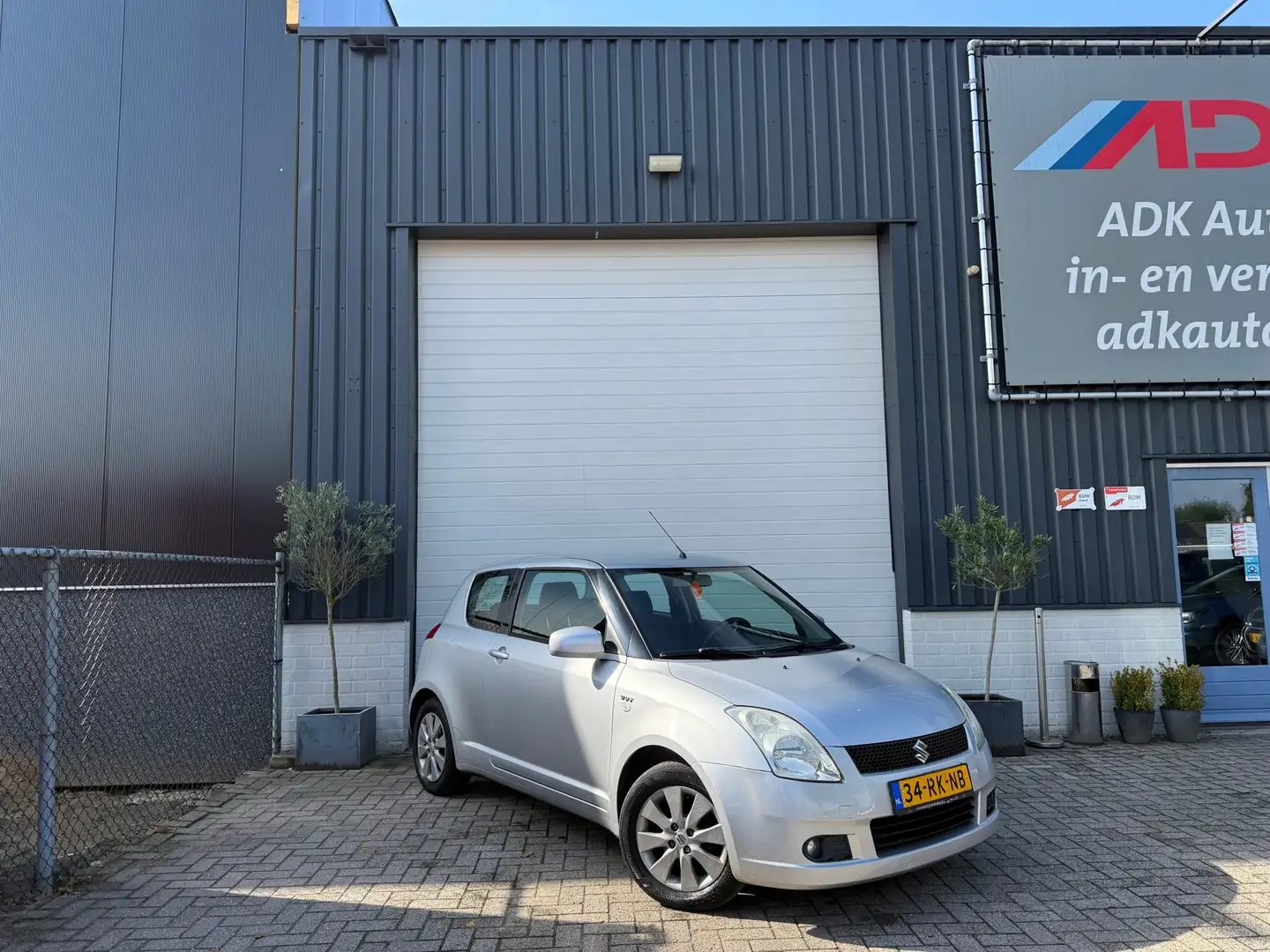 Suzuki Swift 1.5 Exclusive NIEUWE APK/AIRCO/LM VELGEN Gris - 2