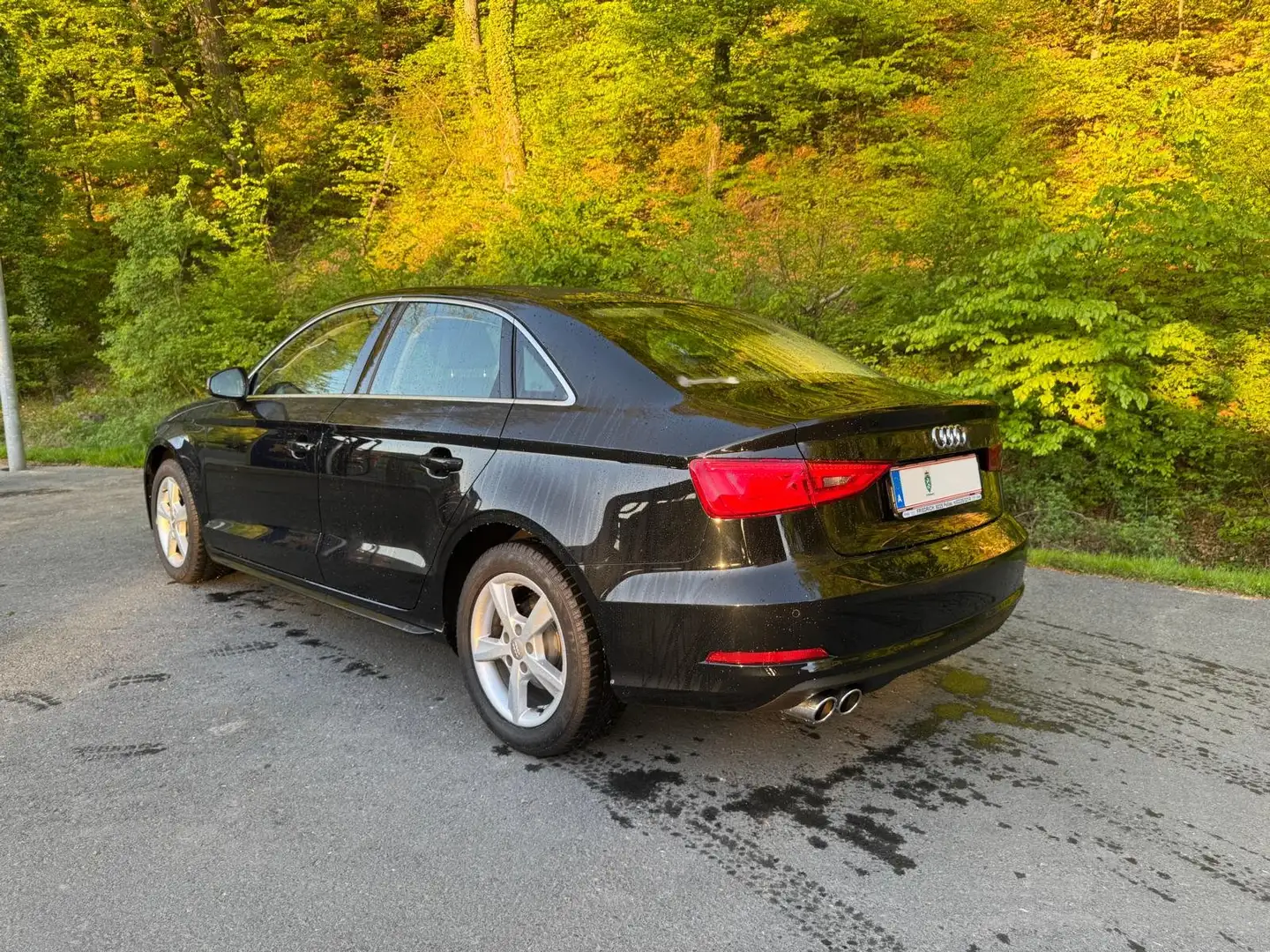 Audi A3 A3 1,4 TFSI Intense Limousine 8V Schwarz - 2