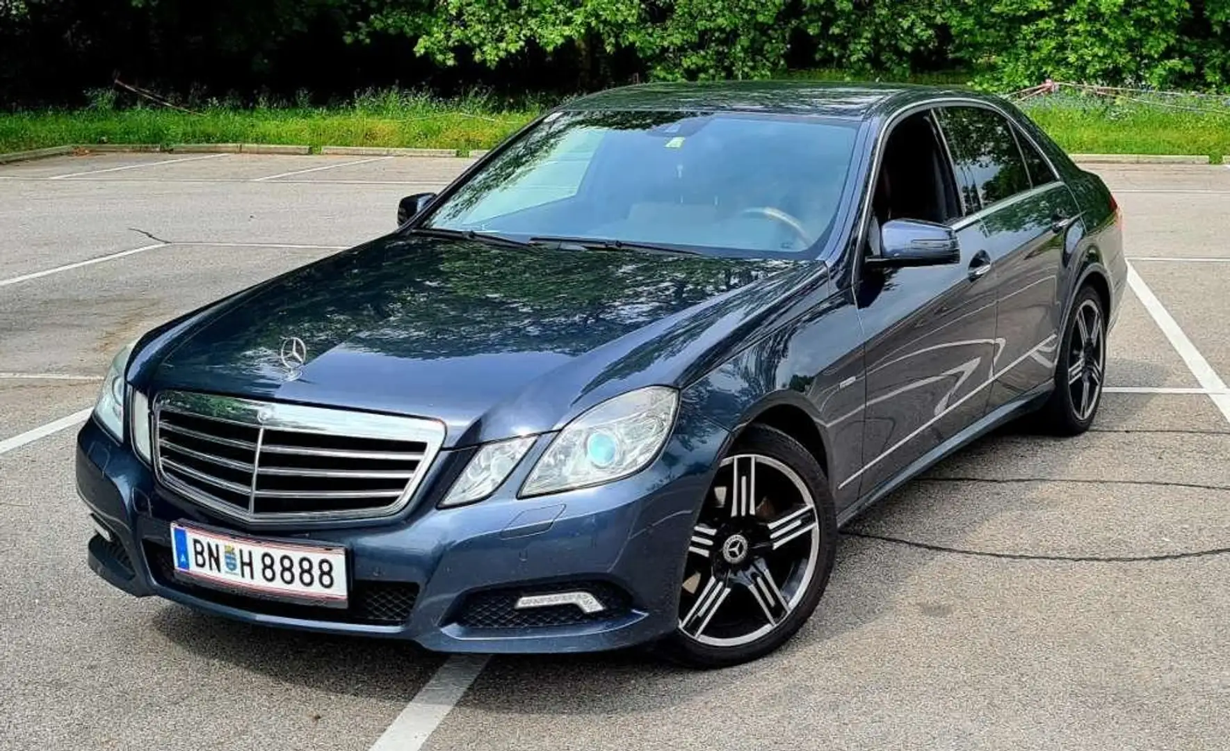 Mercedes-Benz E 220 E 220 Avantgarde BlueEfficiency CDI Aut Grau - 2