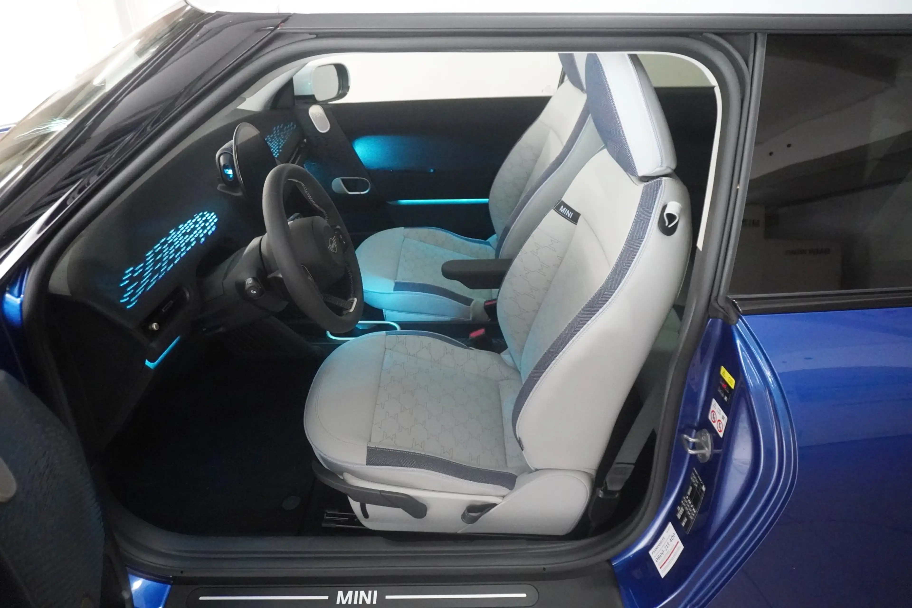 MINI Cooper E — photo 4
