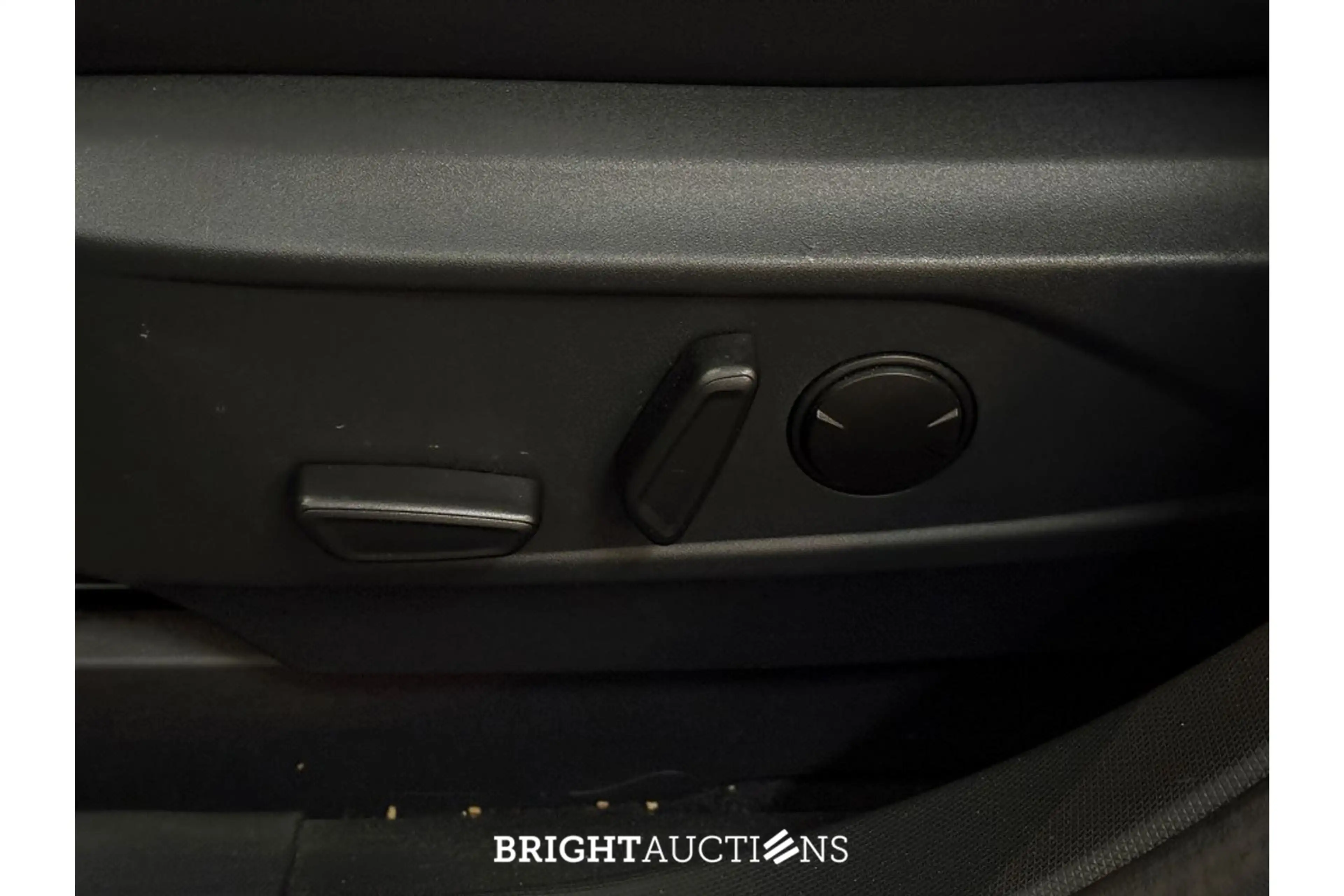Ford Mustang Extended RWD 98 kWh — photo 12
