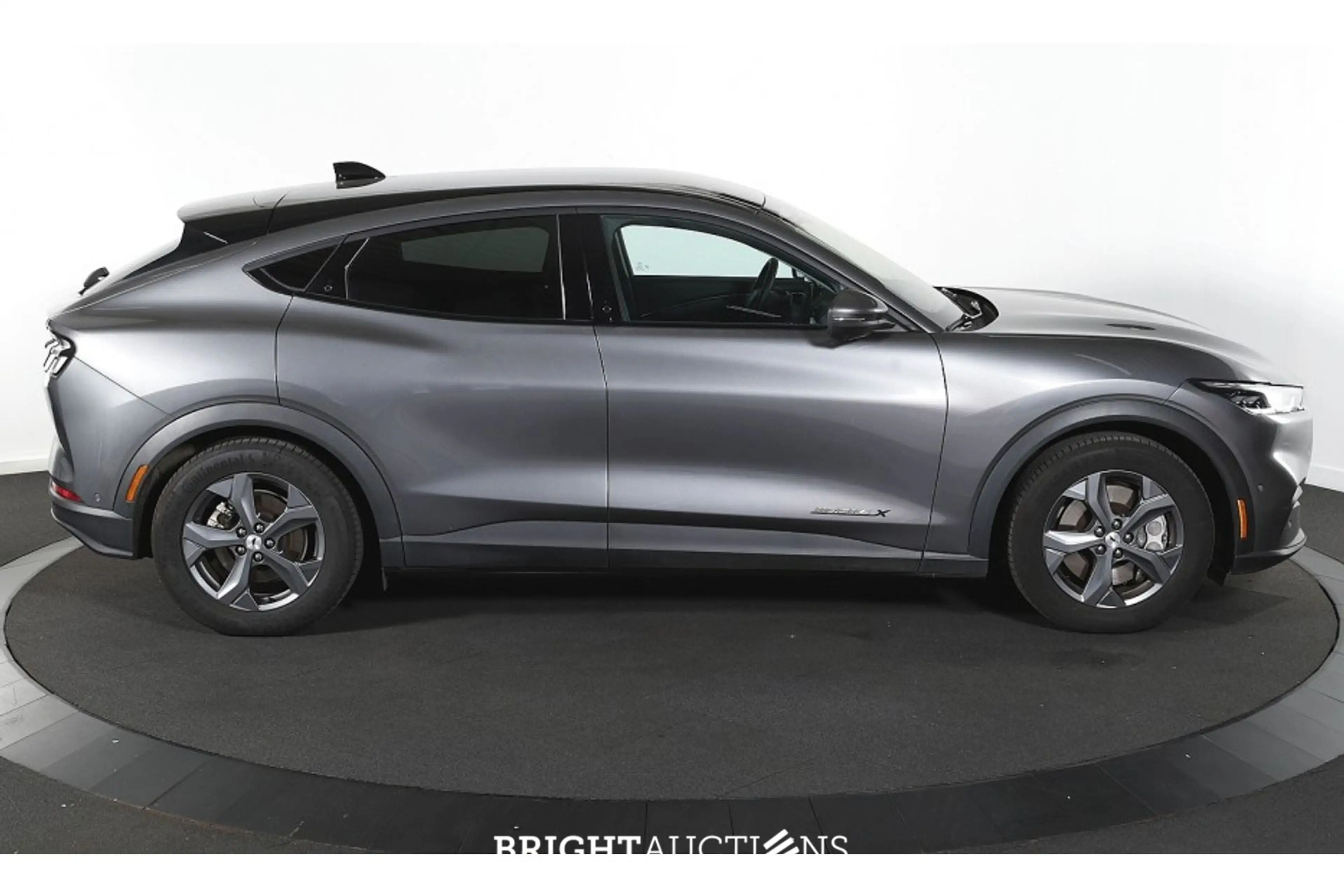 Ford Mustang Extended RWD 98 kWh — photo 6