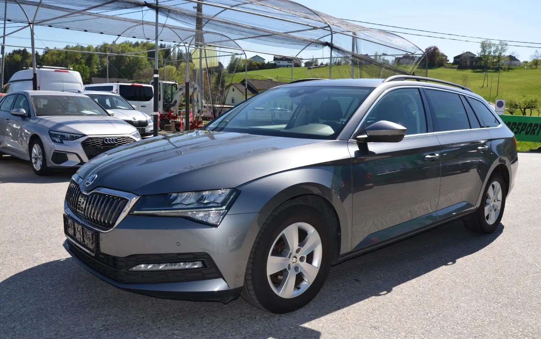 Skoda Superb Superb Kombi 2,0 TDI DSG LED VIRTUAL 1.BESITZ Grau - 2