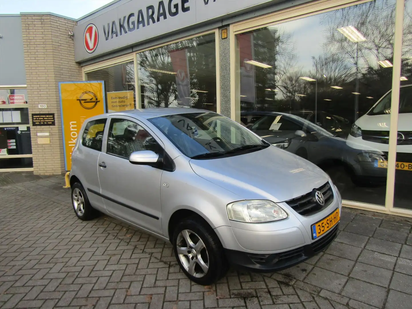 Volkswagen Fox 1.4 55KW Trendline APK 03-11-2026 Gris - 2