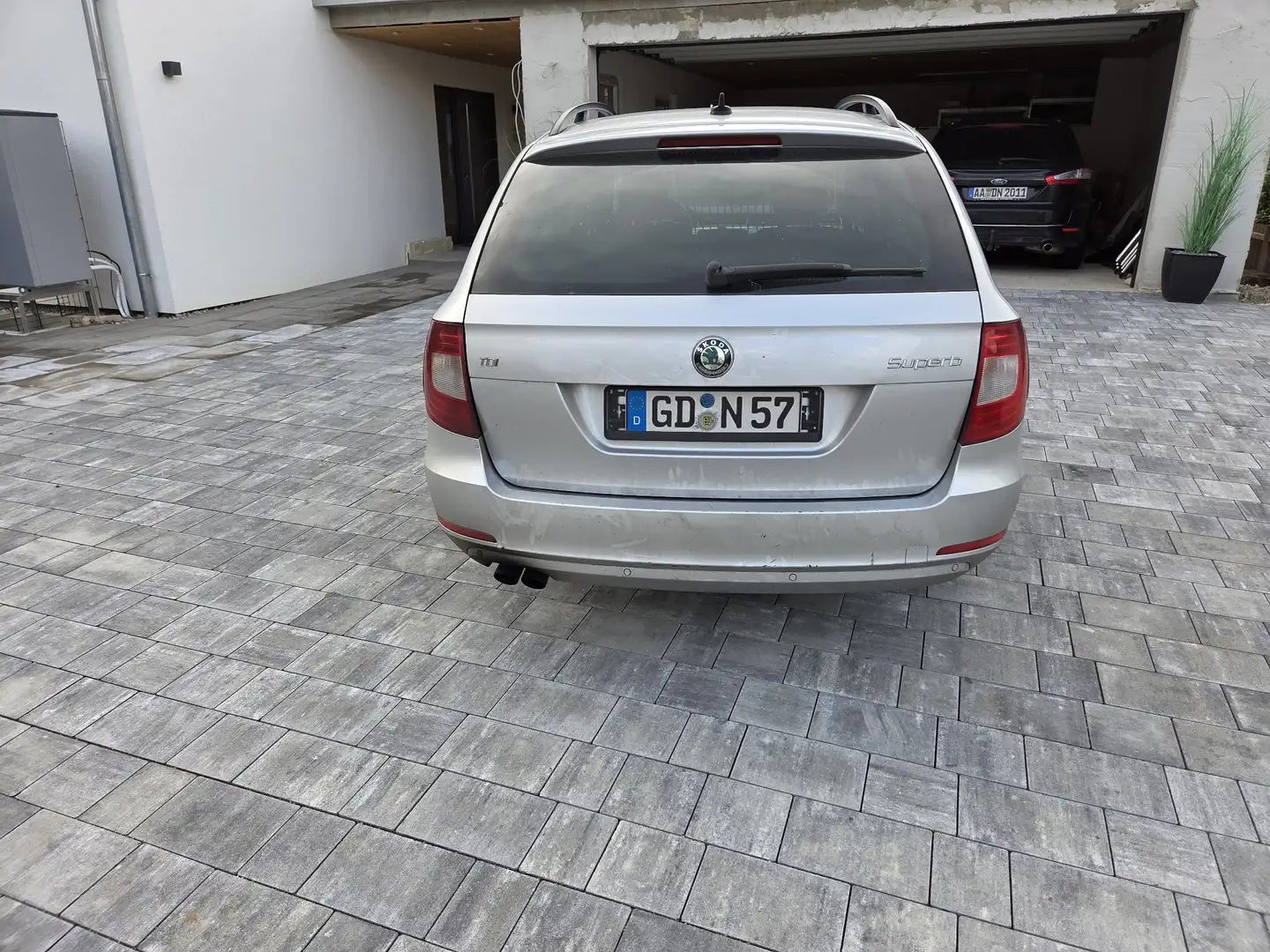 Skoda Superb Exclusive Grau - 2