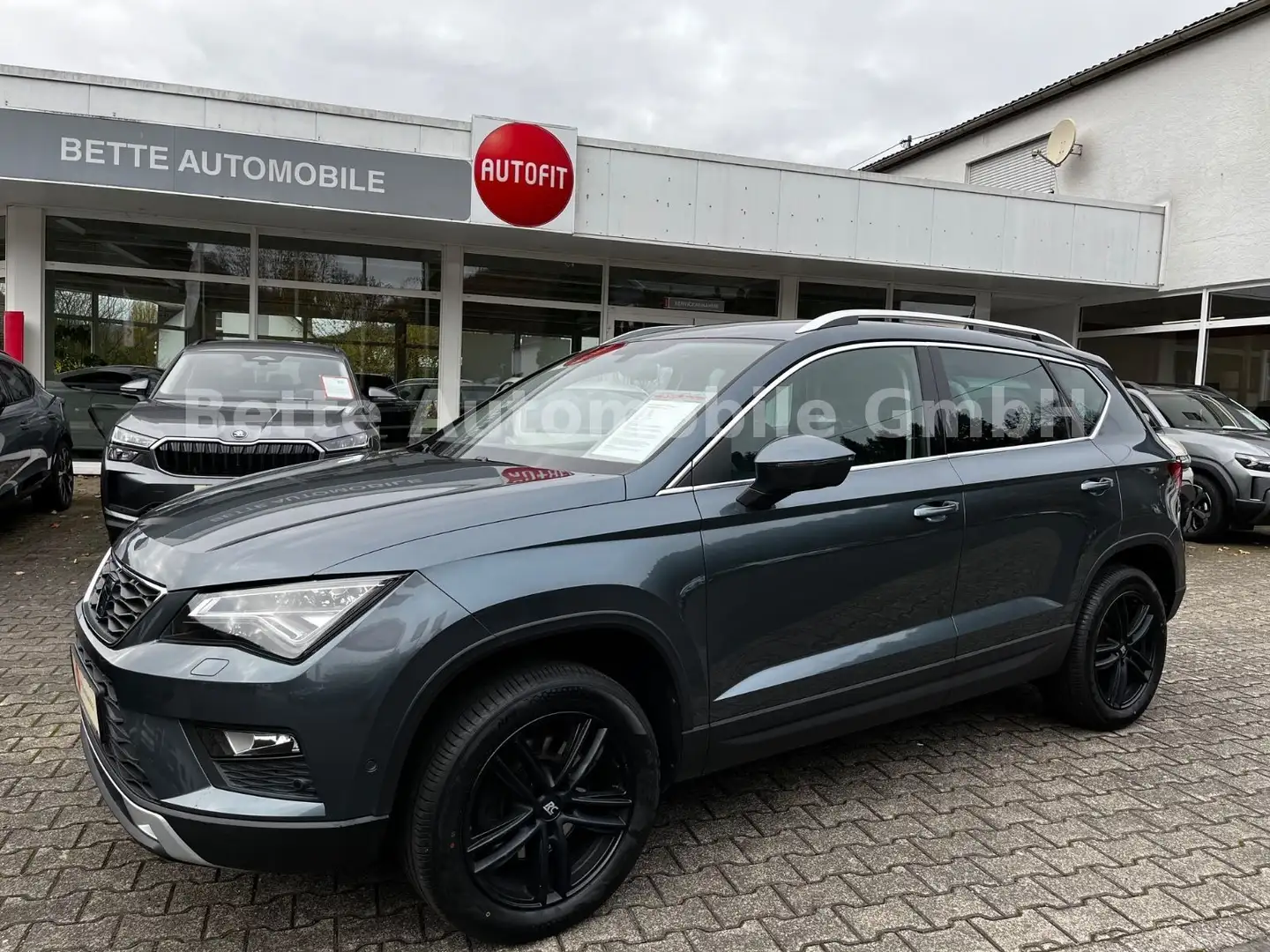 SEAT Ateca 1.4 TSI DSG Style *NAVI*LED*SHZG*AHK* Grau - 1