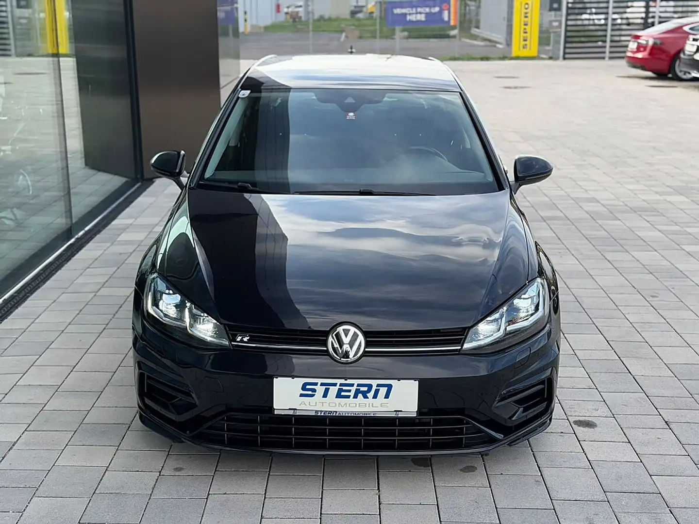 Volkswagen Golf VII 2.0 TDI *R-LINE* SPORTSITZE* NAVI* Schwarz - 2