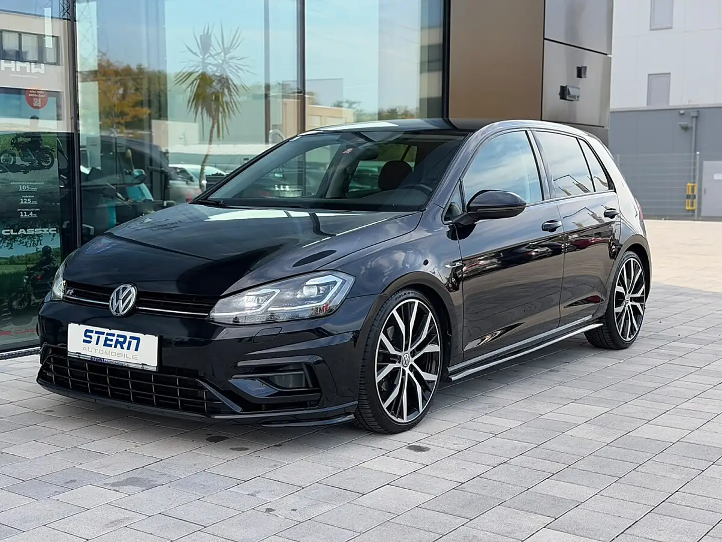 Volkswagen Golf VII 2.0 TDI *R-LINE* SPORTSITZE* NAVI* Schwarz - 1