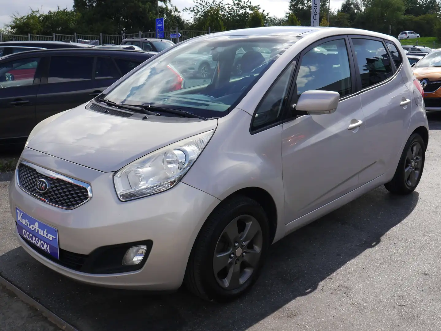 Kia Venga Venga 1.4 CRDi ISG *GPS*TOIT OUVRANT PANO Beige - 2