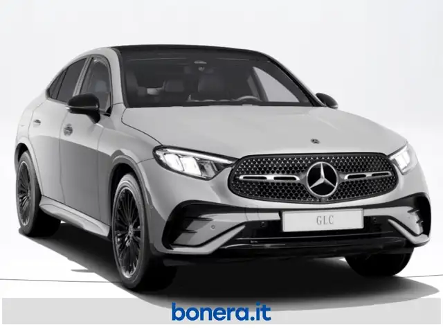 Mercedes-Benz 220 view 2