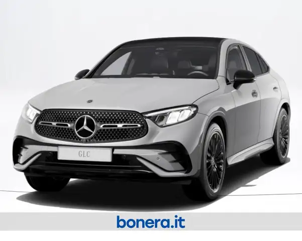 Mercedes-Benz 220 main image