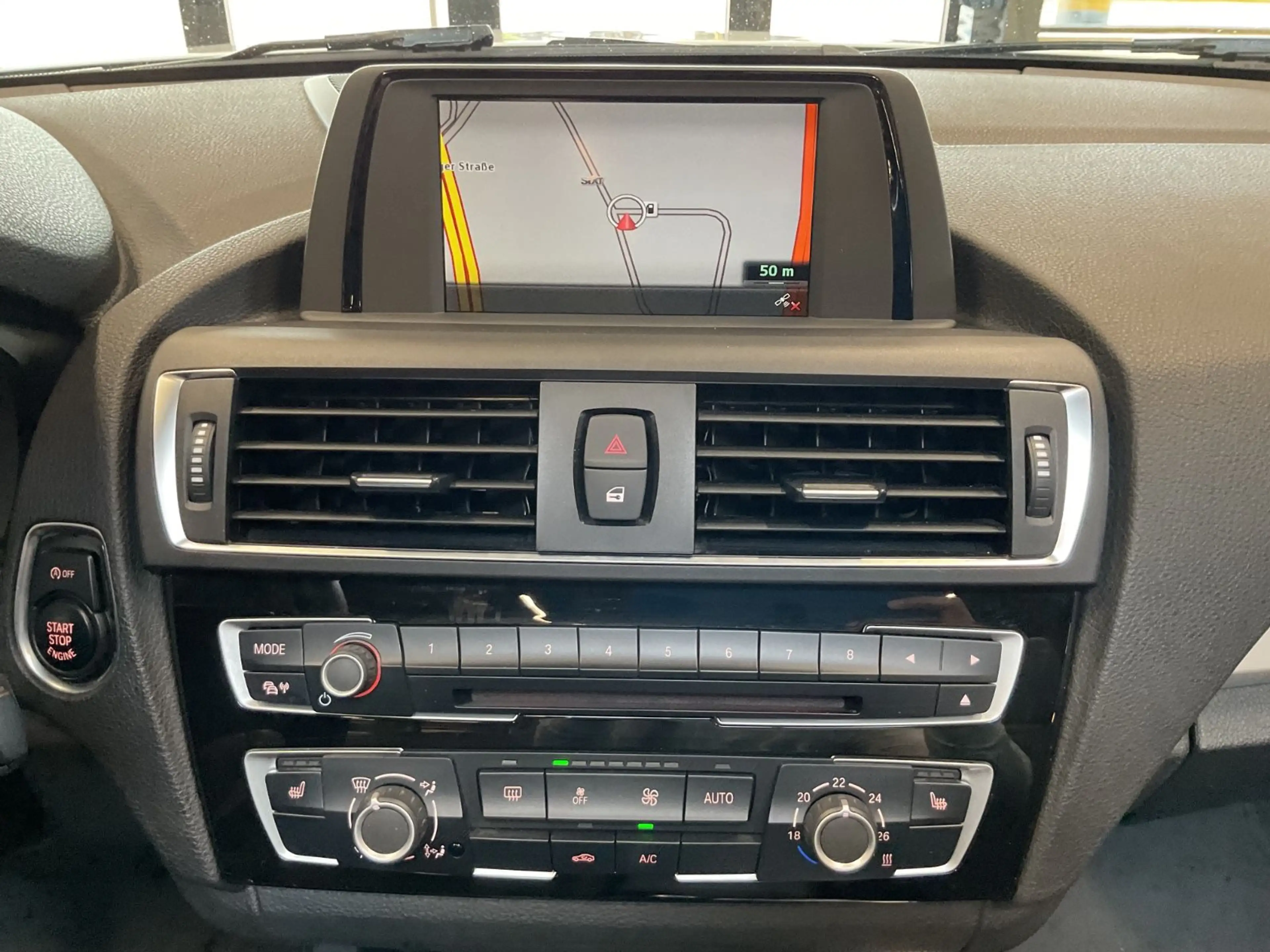 BMW 220 i Cabrio HiFi Leder Navi Sitzh. PDC Xenon — photo 12