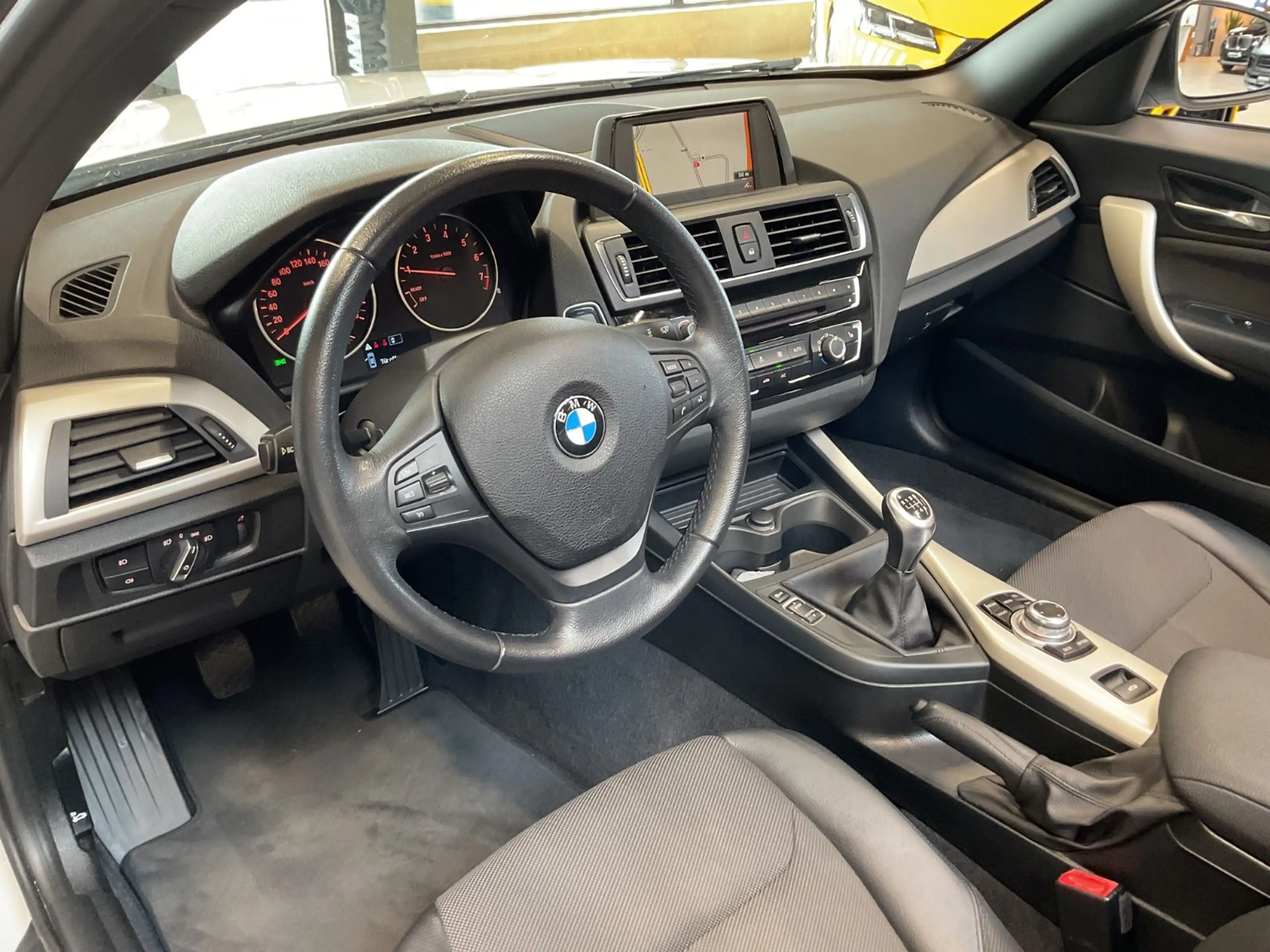 BMW 220 i Cabrio HiFi Leder Navi Sitzh. PDC Xenon — photo 8