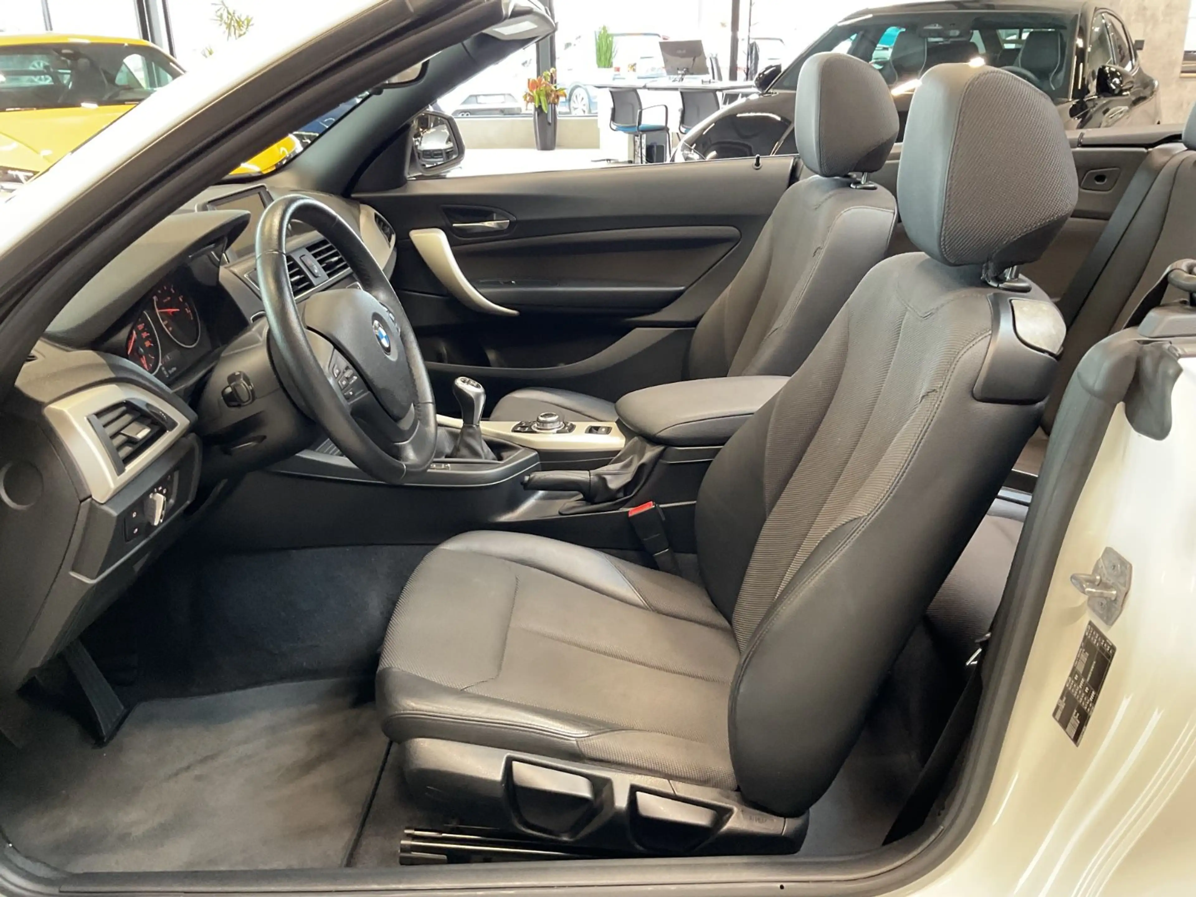 BMW 220 i Cabrio HiFi Leder Navi Sitzh. PDC Xenon — photo 7