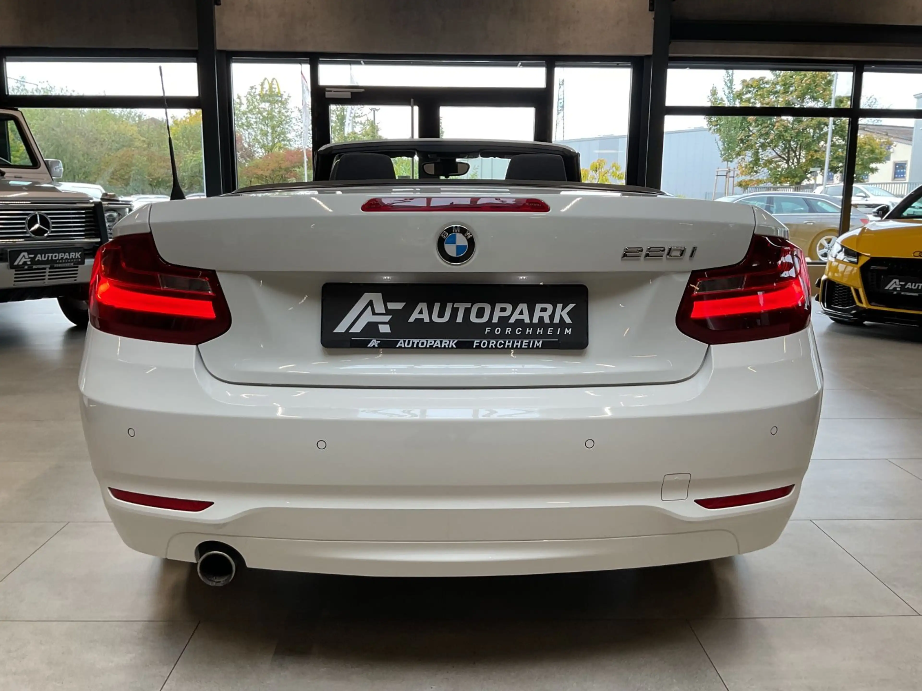 BMW 220 i Cabrio HiFi Leder Navi Sitzh. PDC Xenon — photo 5