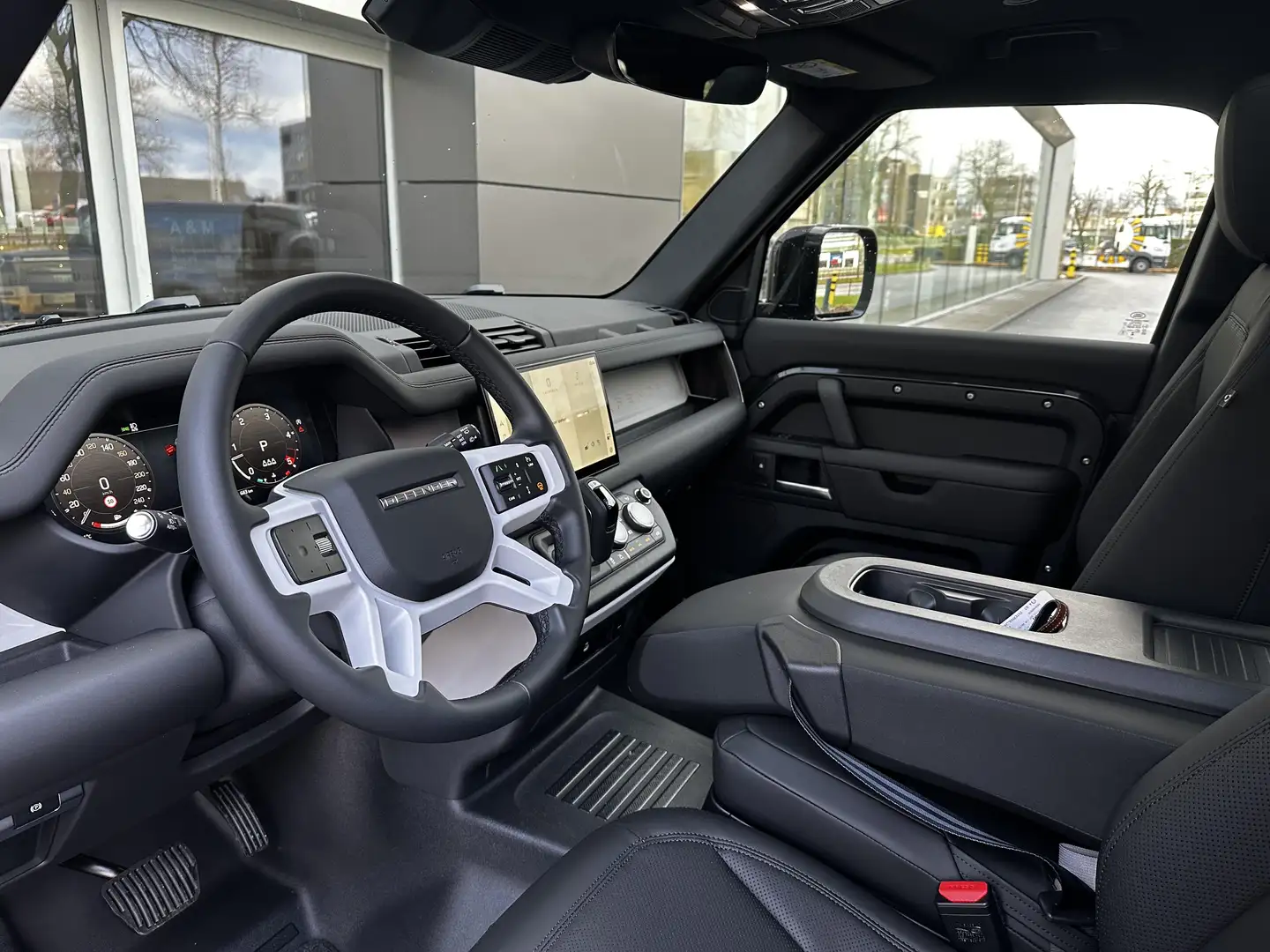 Land Rover Defender 110 D200 X-Dynamic SE Grijs - 2