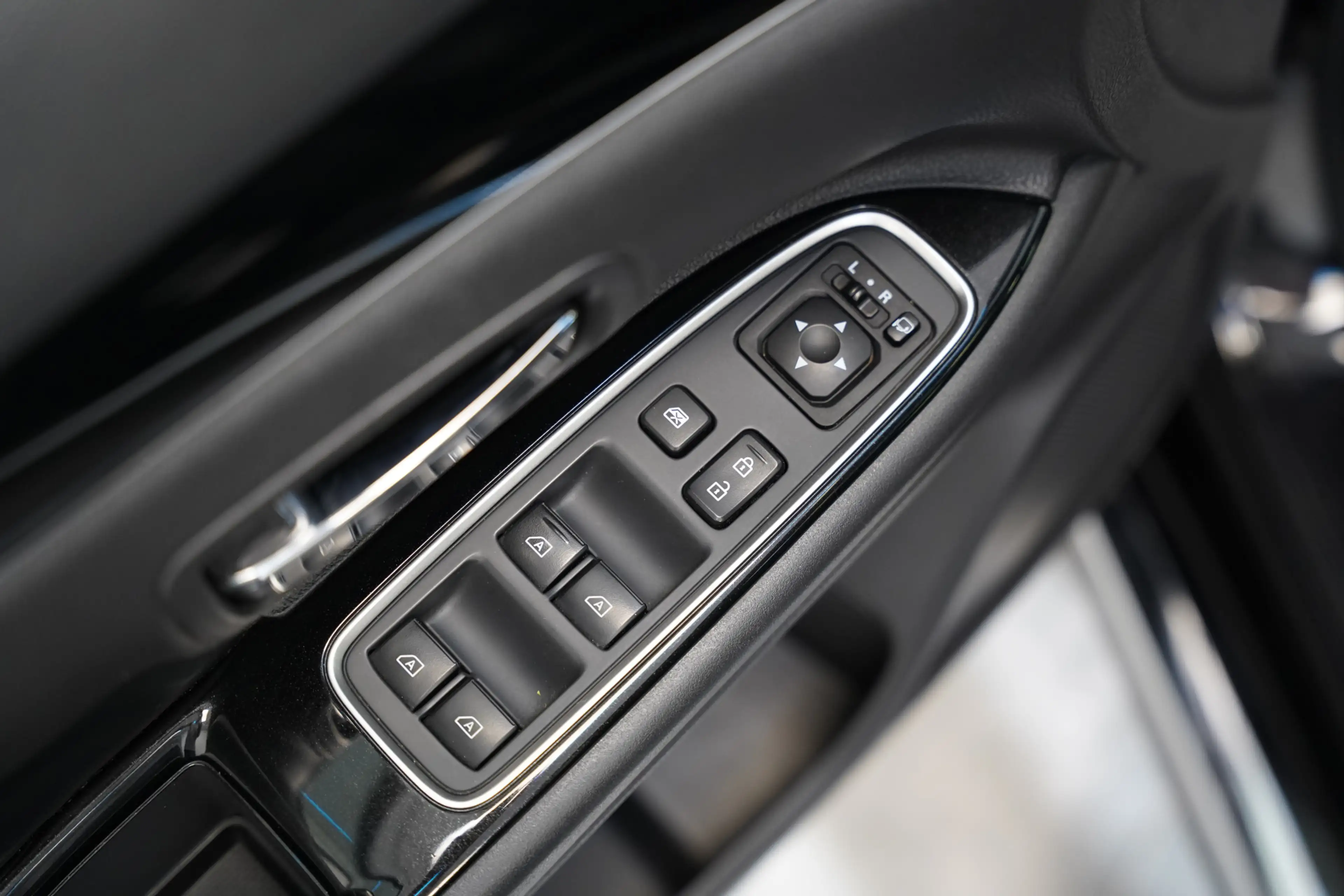 Mitsubishi Outlander 2.4 PHEV Intense+ Opendak Trekhaak — photo 11