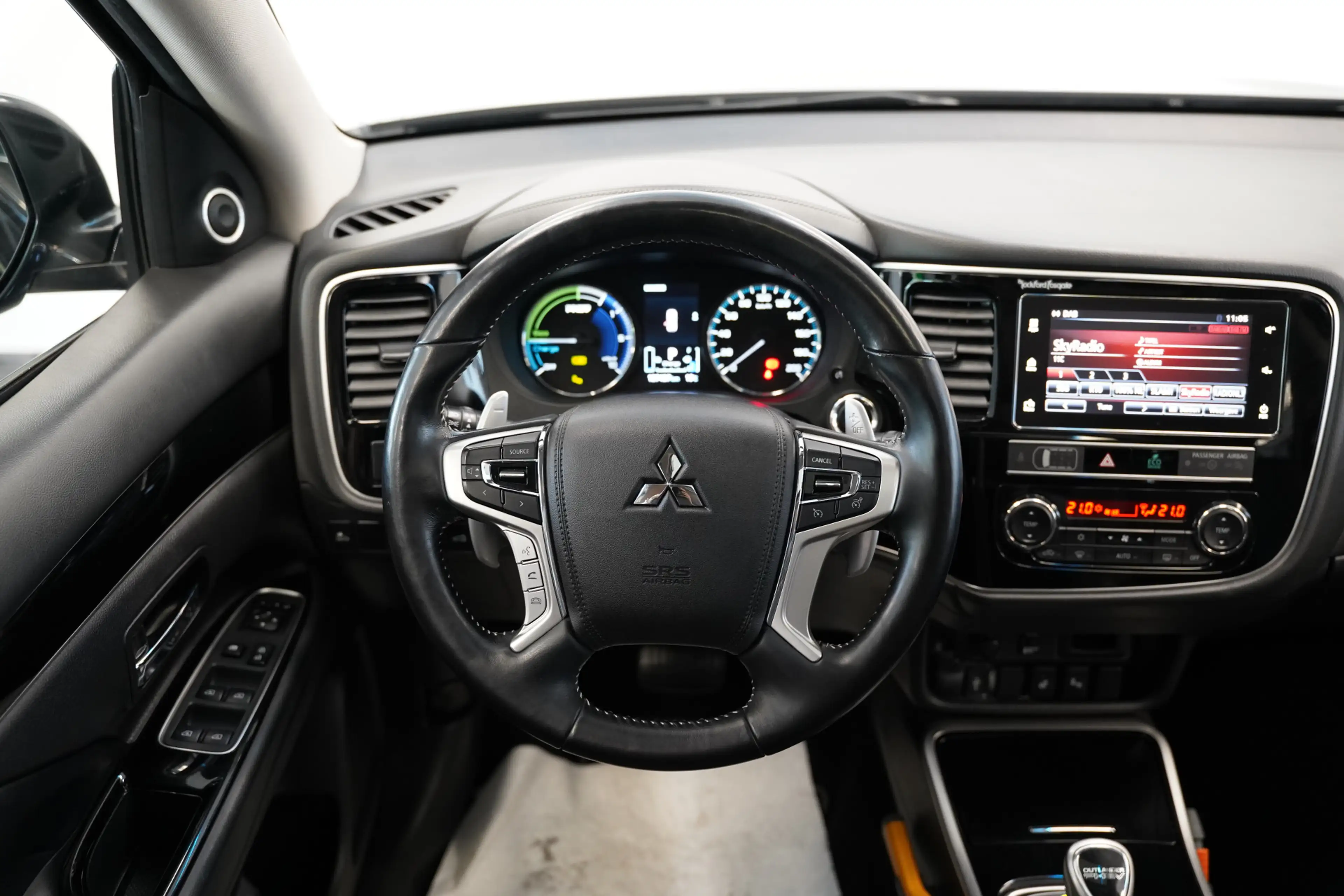 Mitsubishi Outlander 2.4 PHEV Intense+ Opendak Trekhaak — photo 7