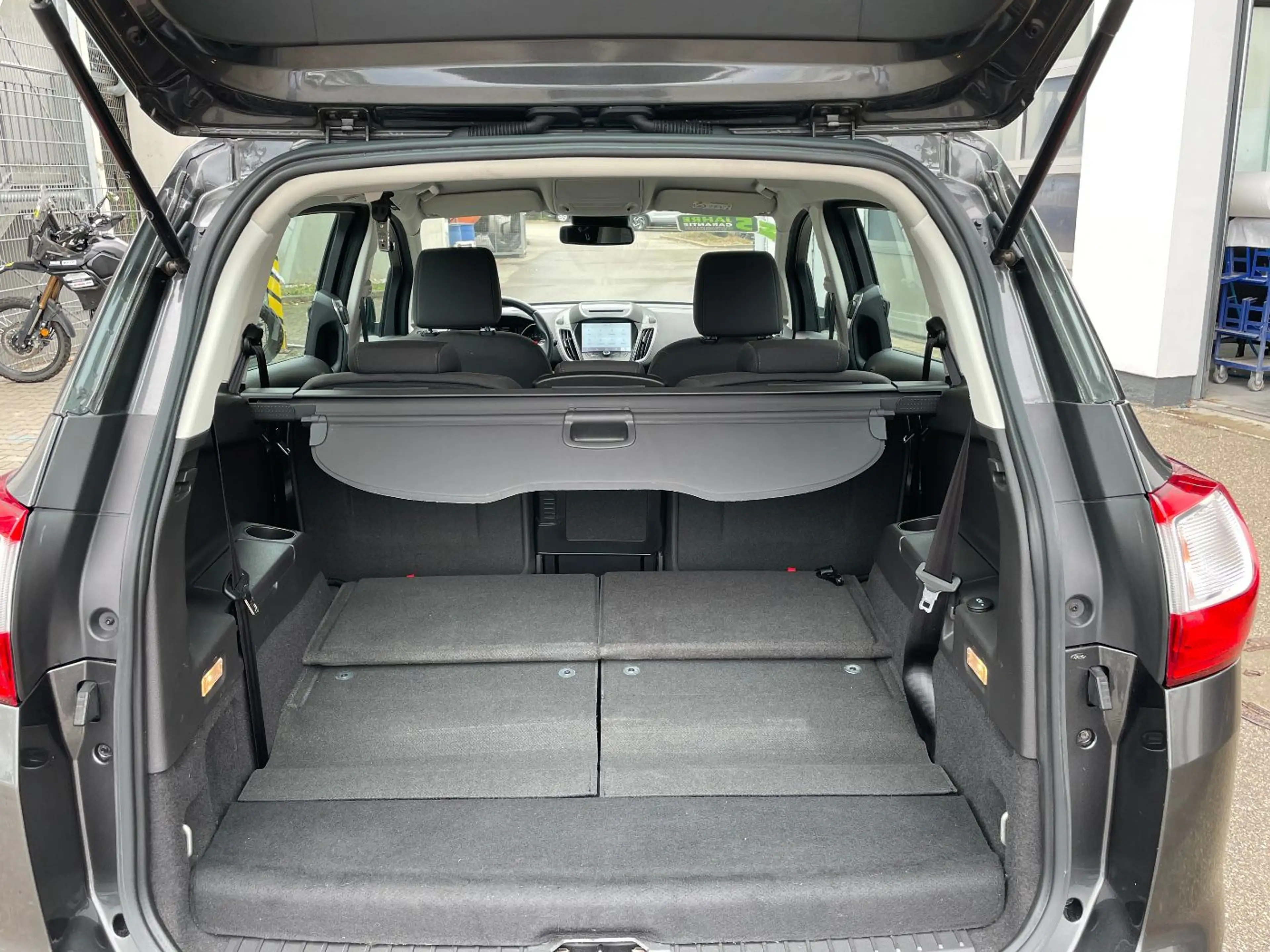 Ford Grand C-Max Titanium Navi Tempomat 7-Sitze SHZ — photo 15