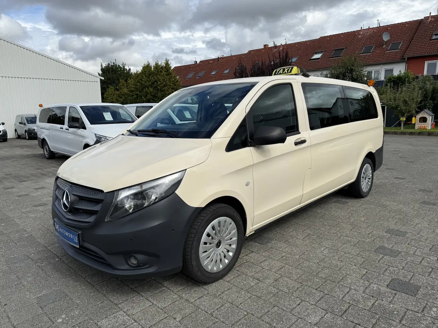 Mercedes-Benz Vito 116 CDI 4x4 Tourer PRO Extralang 9G 9-Sitzer TAXAM Beige - 2