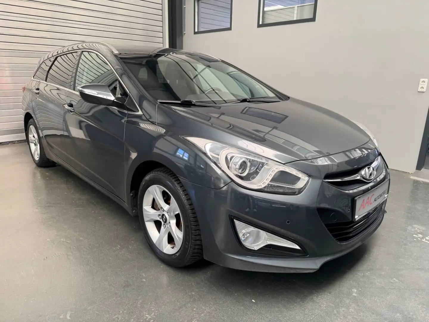 Hyundai i40 cw Style/Navi/Tempomat/Cam/KeyLess Grijs - 1