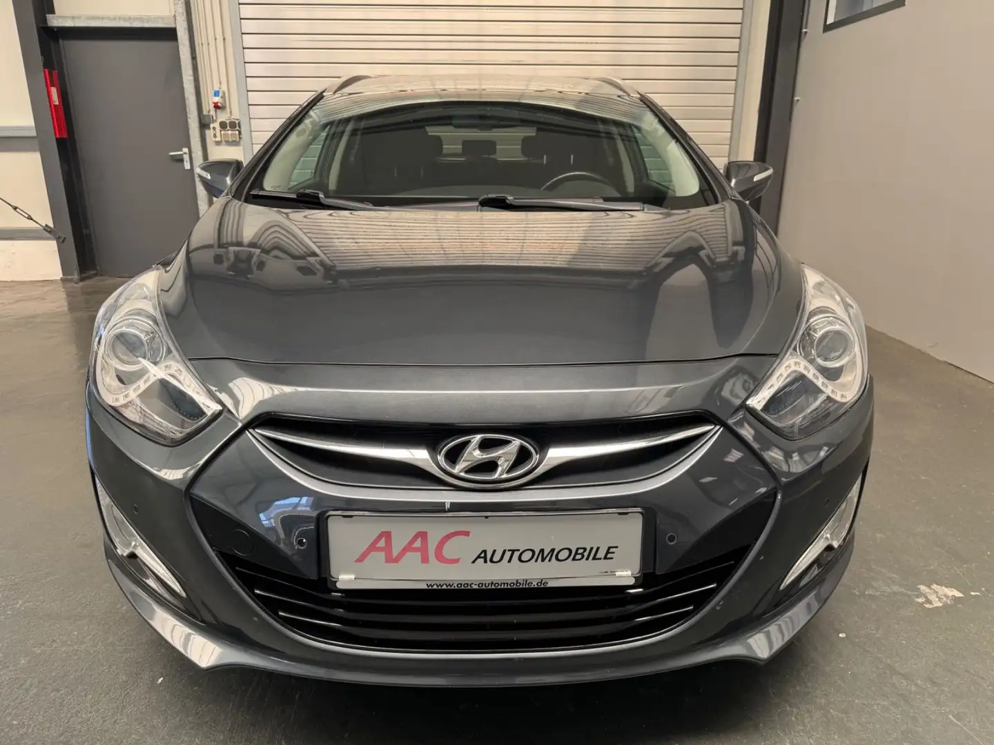 Hyundai i40 cw Style/Navi/Tempomat/Cam/KeyLess Grijs - 2