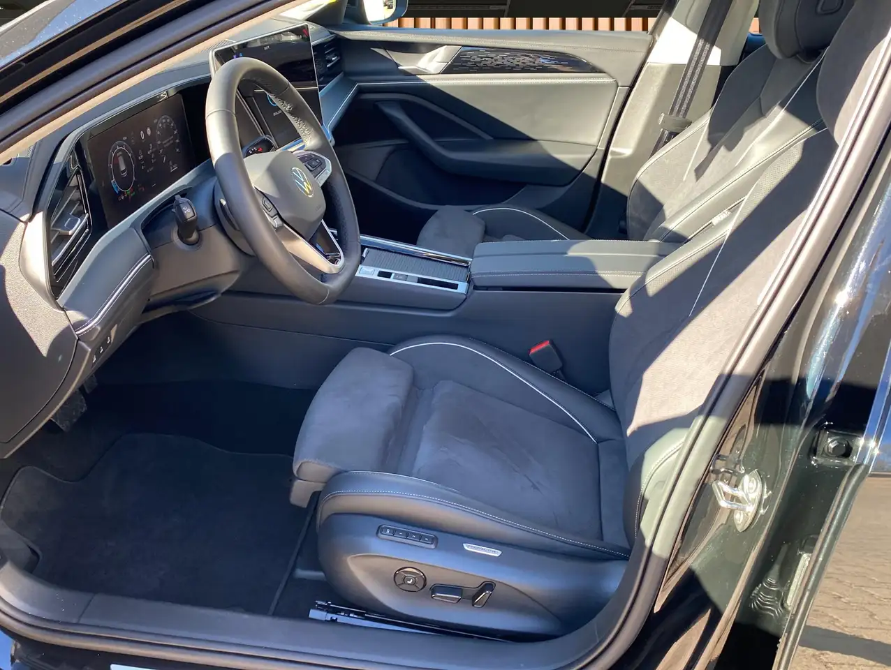 Volkswagen Passat Variant 1.5 eTSI mHEV DSG Elegance*SideAs 9