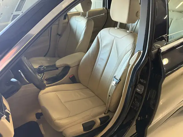 BMW 3 Series view 8