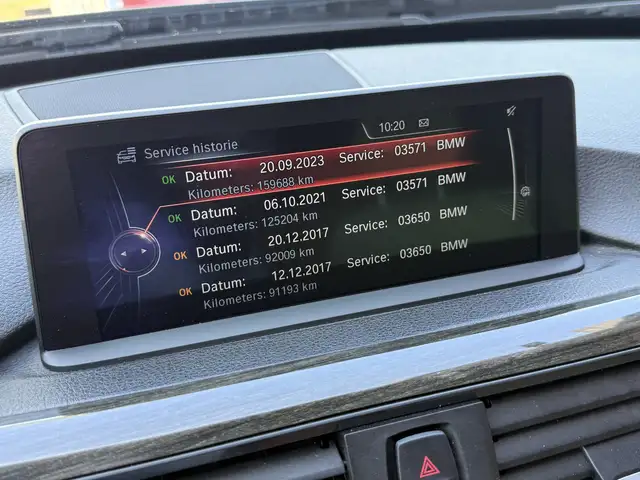 BMW 3 Series view 25