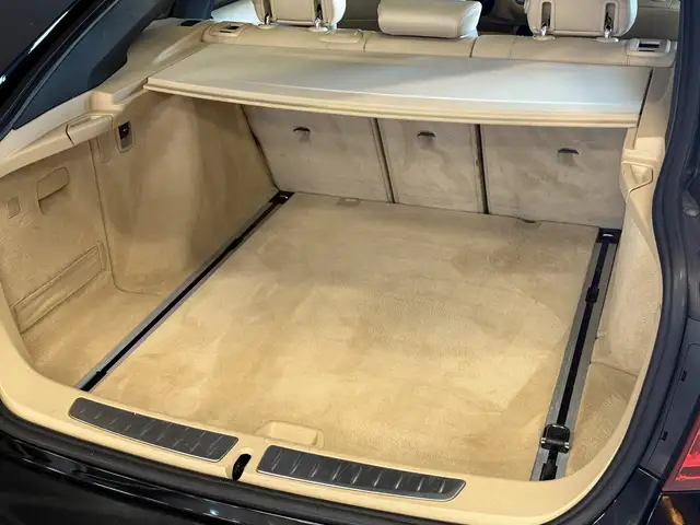 BMW 3 Series view 10
