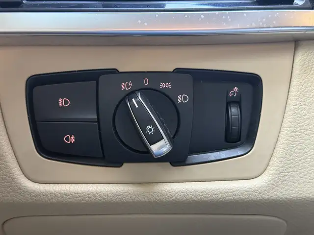 BMW 3 Series view 16