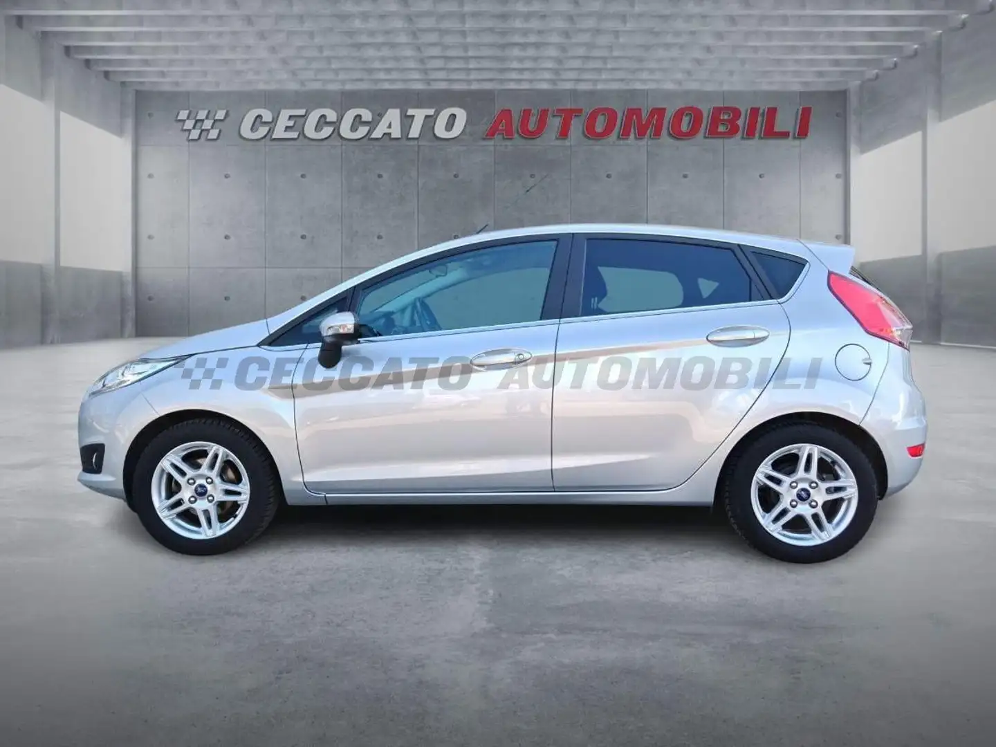 Ford Fiesta Fiesta 5p 1.5 tdci Titanium 75cv Argento - 2