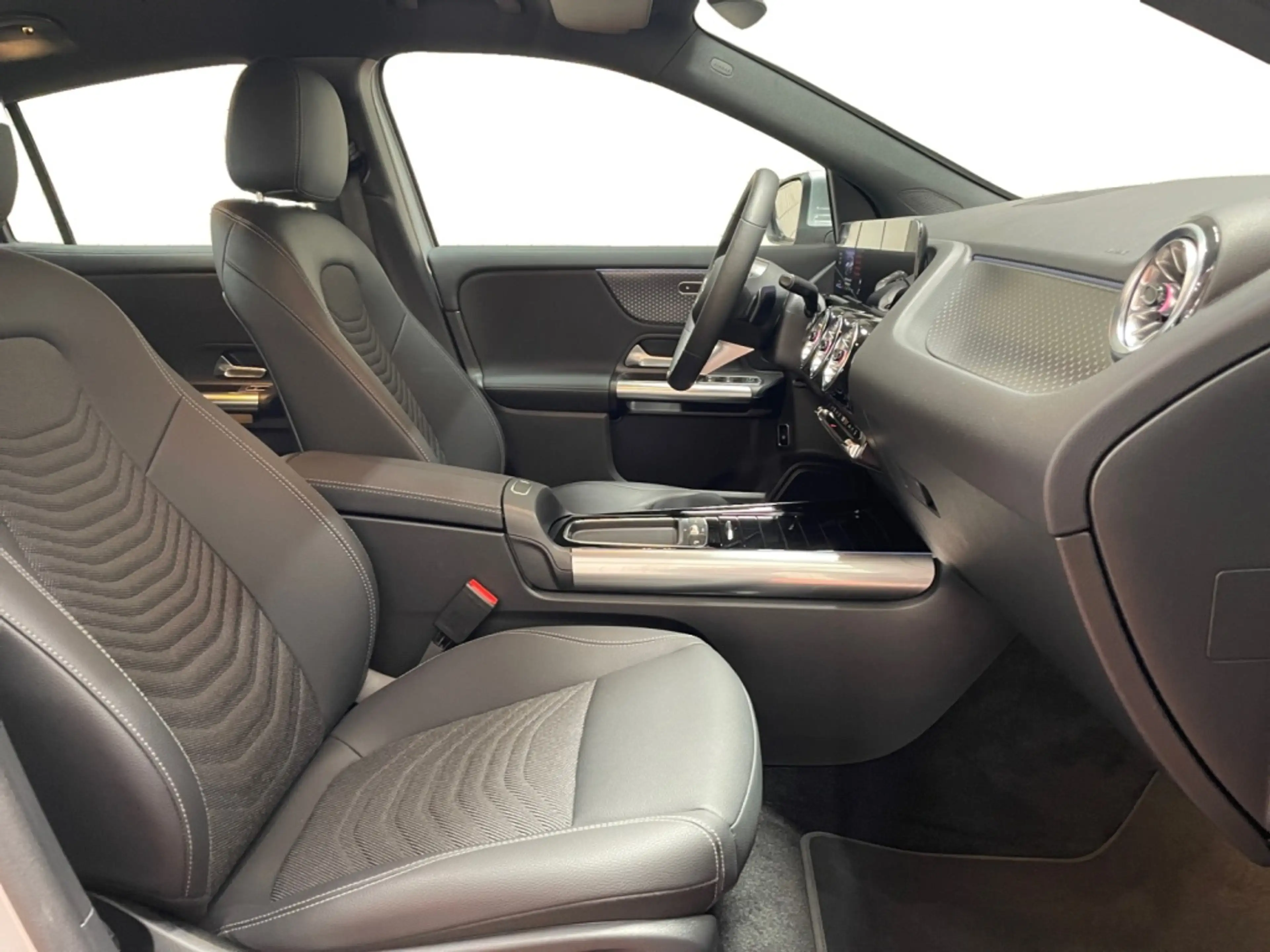 Mercedes-Benz EQA 300 4matic Progressive MBUX+Progressive+Wide — photo 10