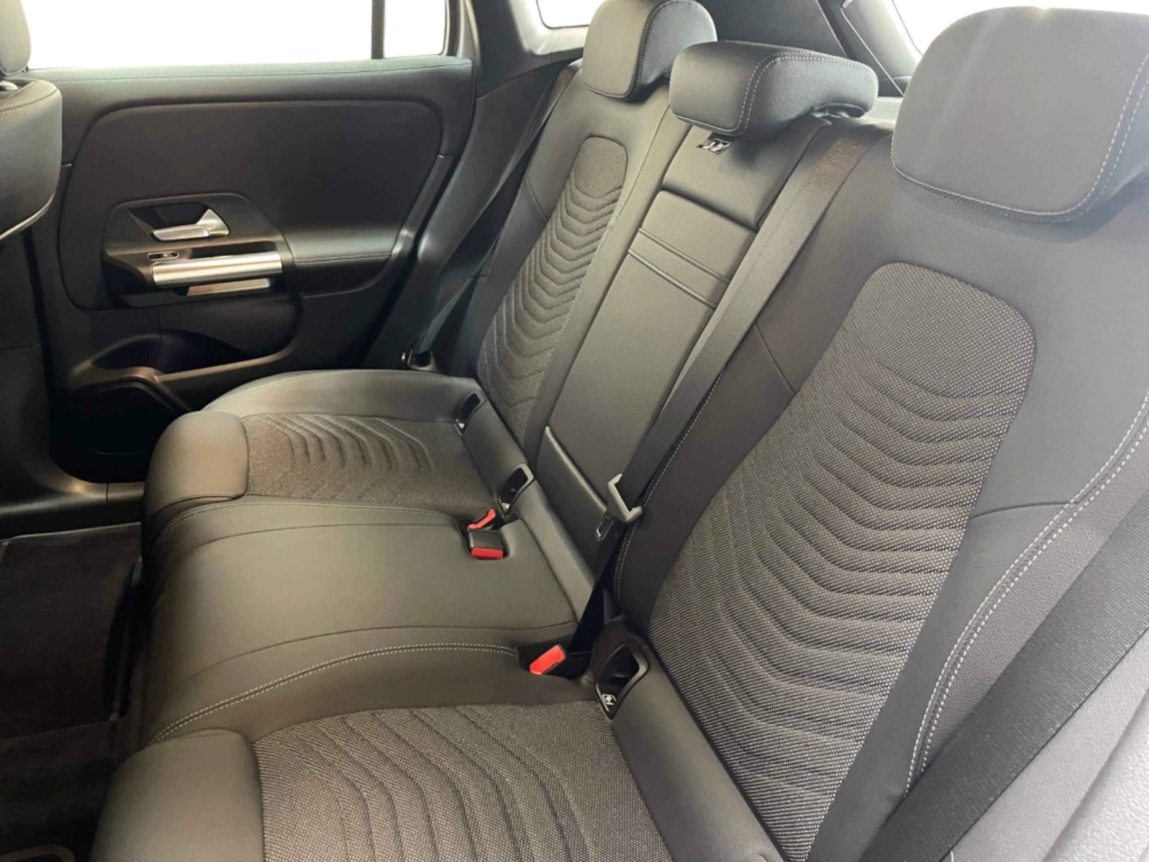 Mercedes-Benz EQA 300 4matic Progressive MBUX+Progressive+Wide — photo 11