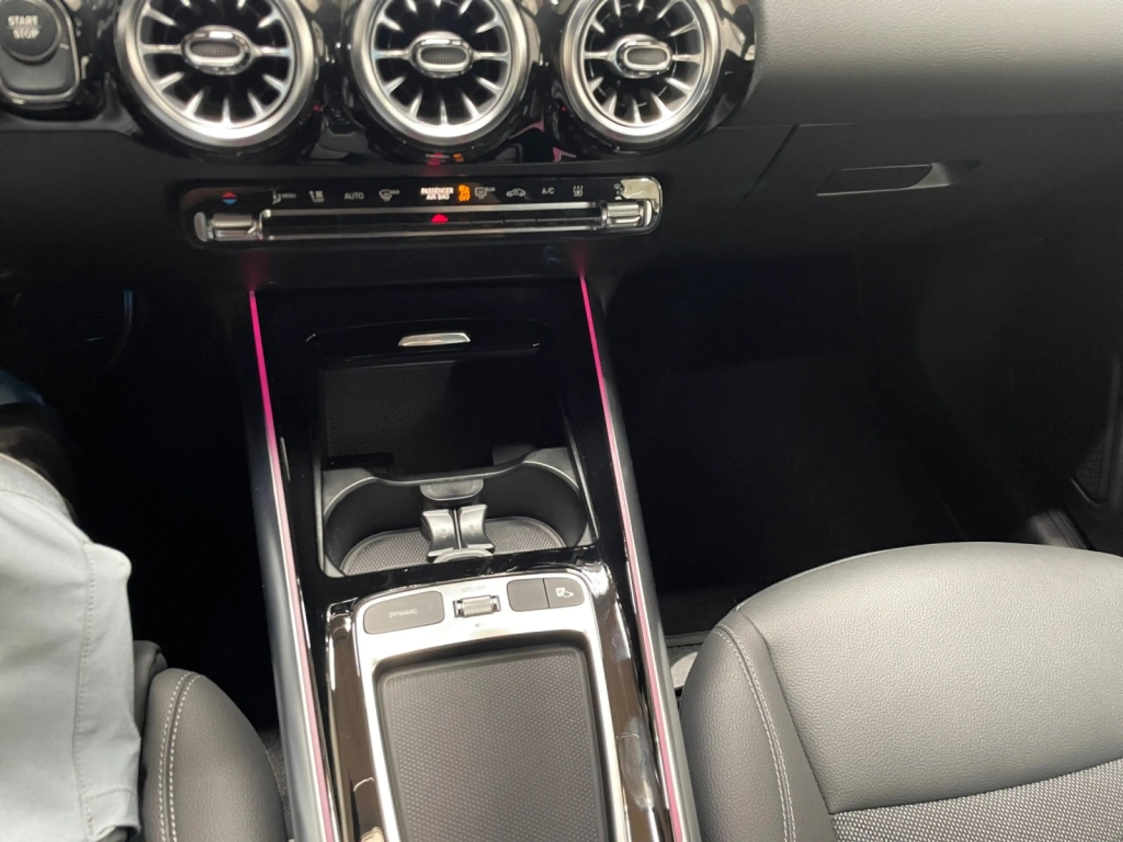 Mercedes-Benz EQA 300 4matic Progressive MBUX+Progressive+Wide — photo 17