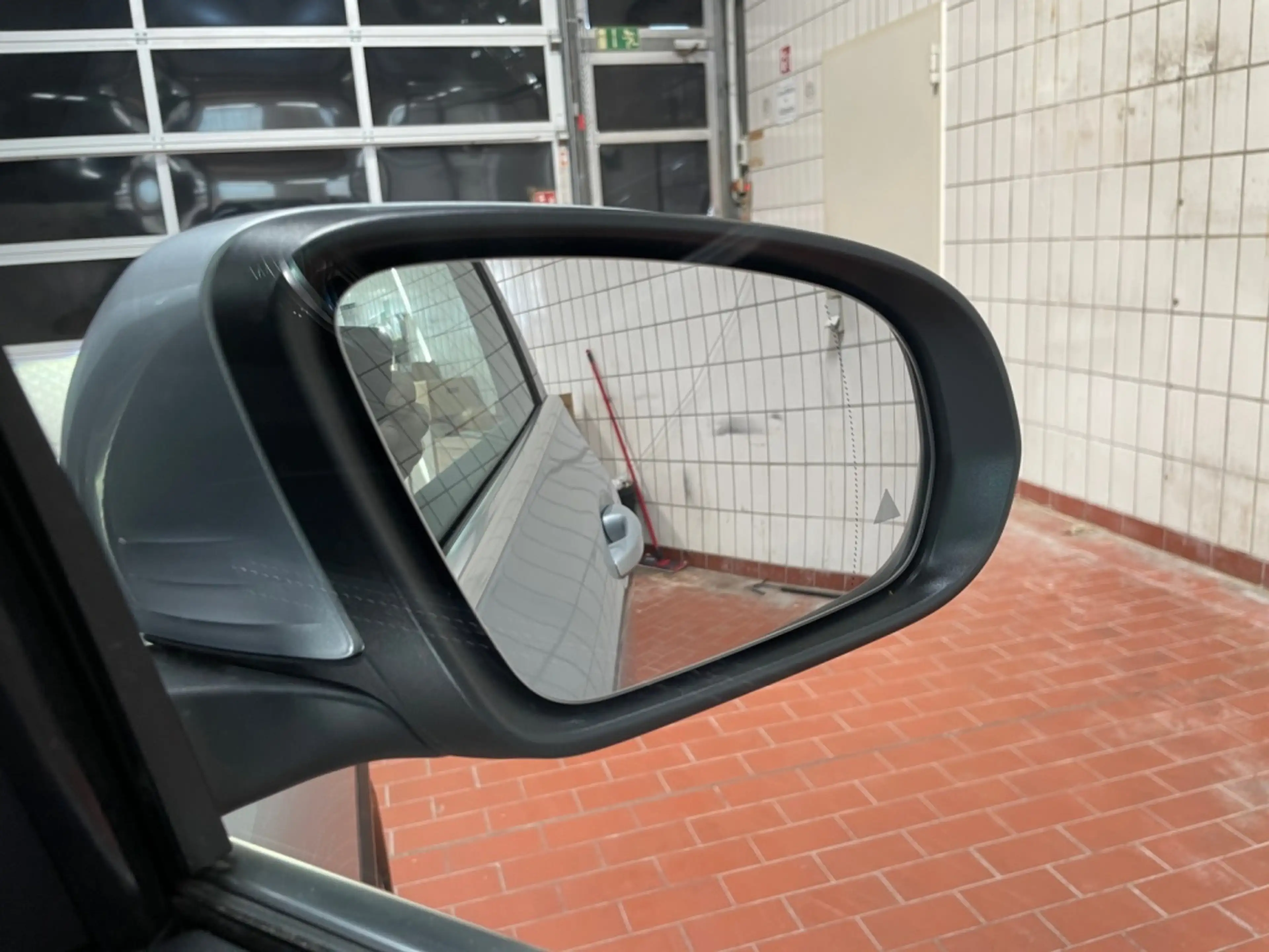 Mercedes-Benz EQA 300 4matic Progressive MBUX+Progressive+Wide — photo 19