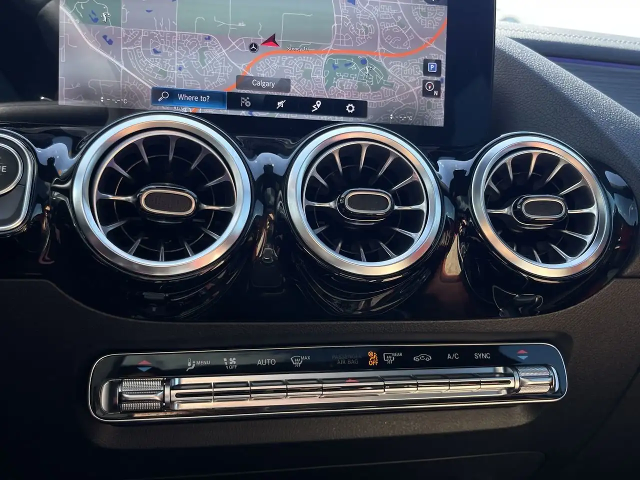 Mercedes-Benz GLA снимка Mercedes-Benz GLA