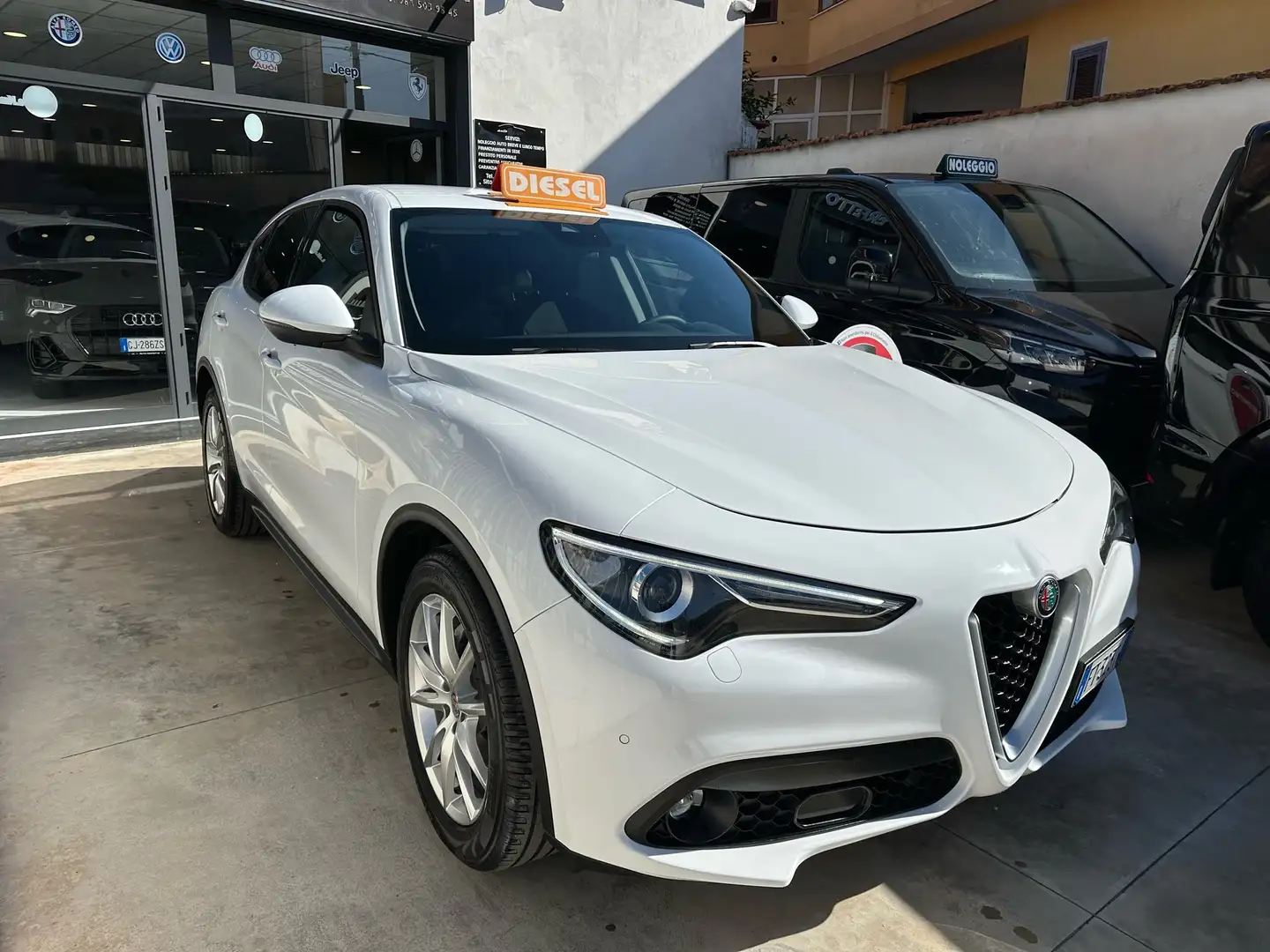 Alfa Romeo Stelvio 2.2 t Business Q4 190cv auto my19 Bianco - 2