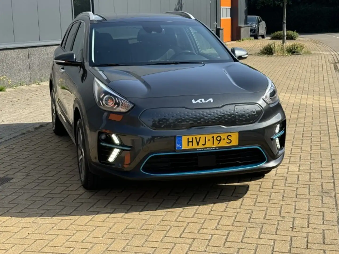 Kia e-Niro DynamicLine 64 kWh (3Fase), Afn trekhaak Grijs - 2