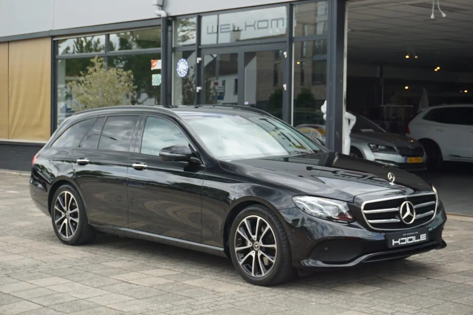 Mercedes-Benz E 200 Estate Advantage | Trekhaak | 360 camera | Elektri Zwart - 1