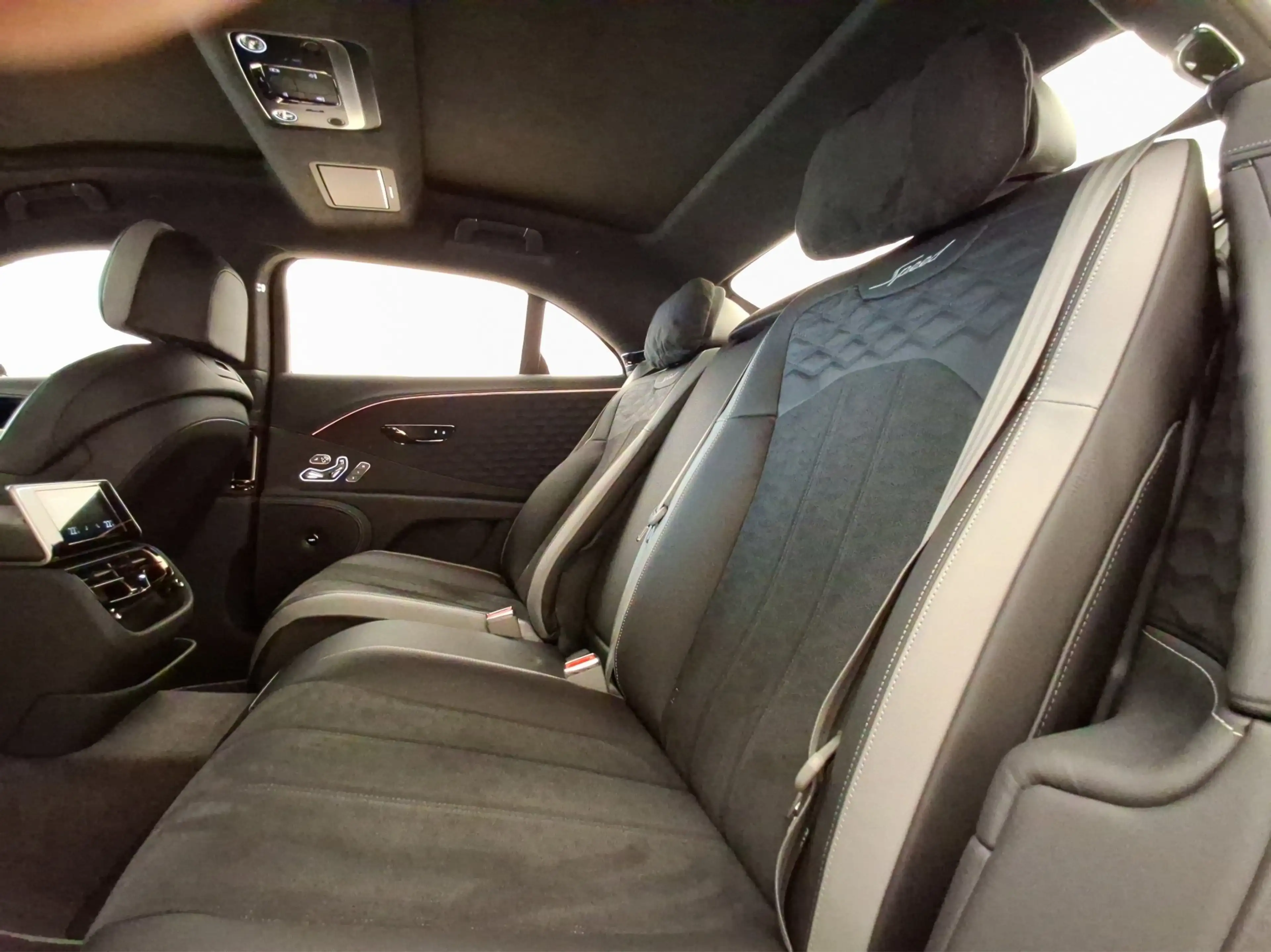 Bentley Flying Spur New Flying Spur V8 PHEV Speed — photo 11
