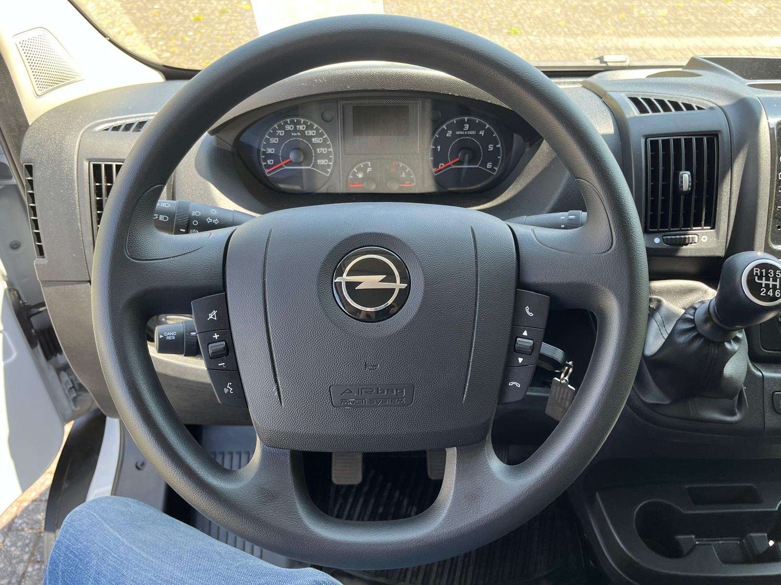 Opel Movano