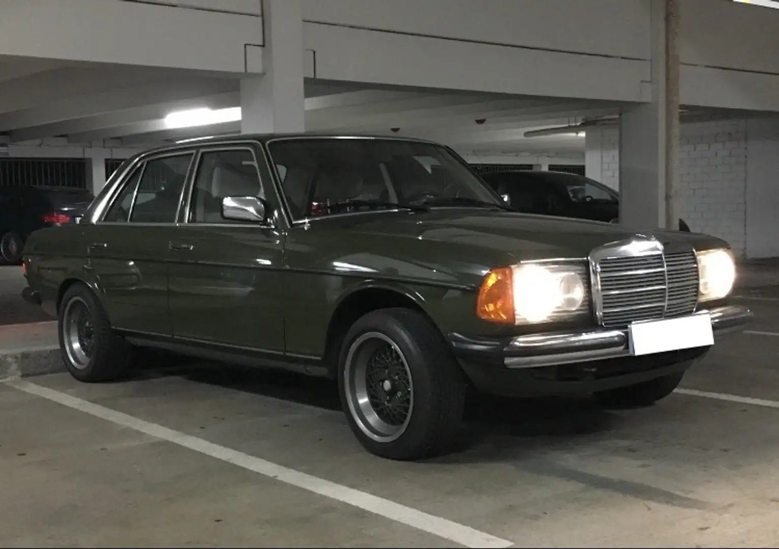 Mercedes-Benz 300 300D 5-Gang Deutsches Fahrzg H-Kennz UNGESCHWEISST Grün - 1